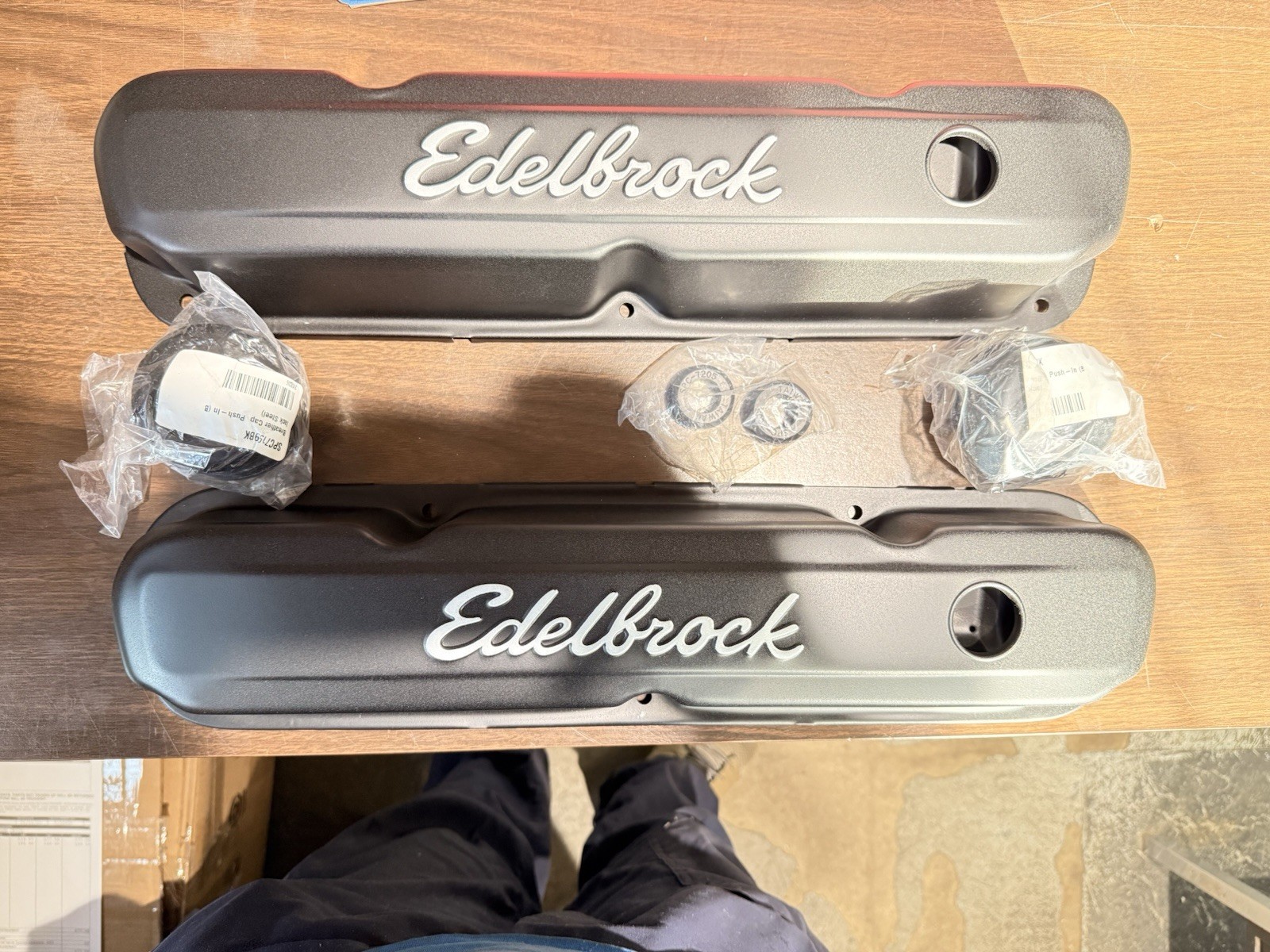 1965-up Plymouth MOPART small block BLACK POWDER valve covers Edelbrock 1965-up Plymouth MOPART small block BLACK POWDER valve covers Edelbrock