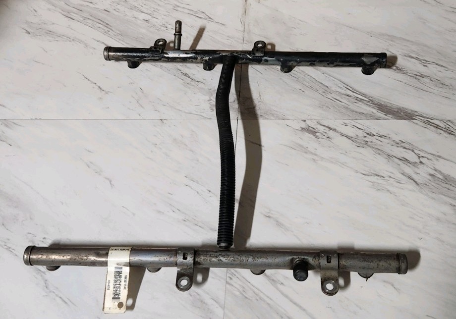 Mopar Fuel Rail Assembly 53032711AE Dodge RAM 5.7L HEMI 2003-2006 Mopar Fuel Rail Assembly 53032711AE Dodge RAM 5.7L HEMI 2003-2006