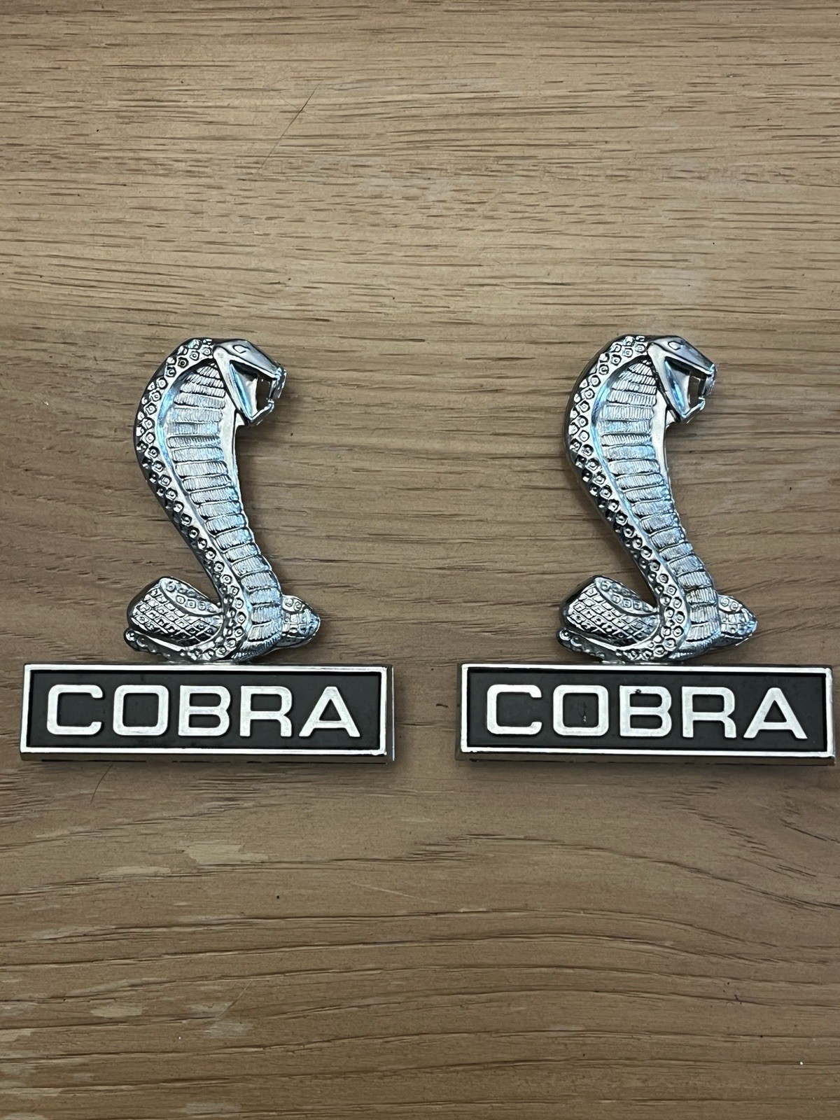 NOS 1968 FORD MUSTANG SHELBY GT-350 GT-500 GT-500 KR FENDER SNAKE EMBLEM NOS 1968 FORD MUSTANG SHELBY GT-350 GT-500 GT-500 KR FENDER SNAKE EMBLEM
