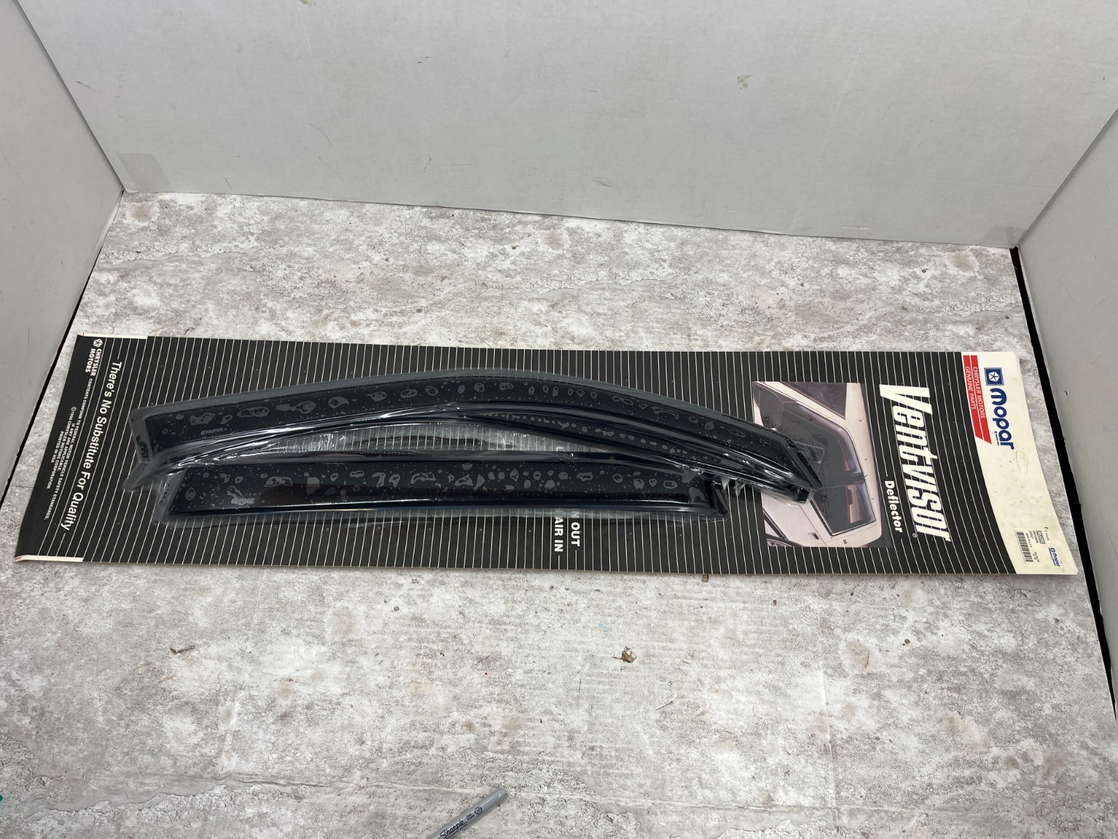 2001-2003 Chrysler PT Cruiser Side Window Vent Deflector Set Mopar 82205333 NOS