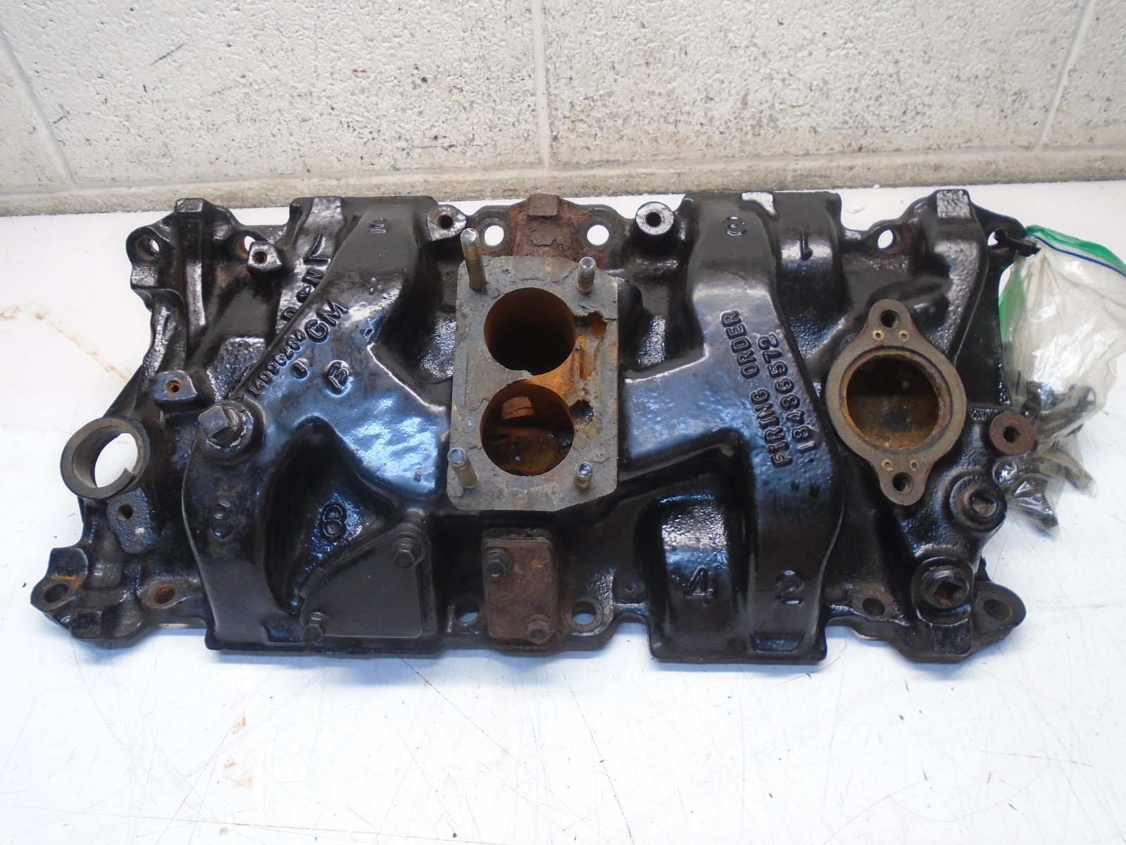 Z4 Mercruiser GM 5.0L 5.7L Intake Manifold 2BBL 14096284 17619