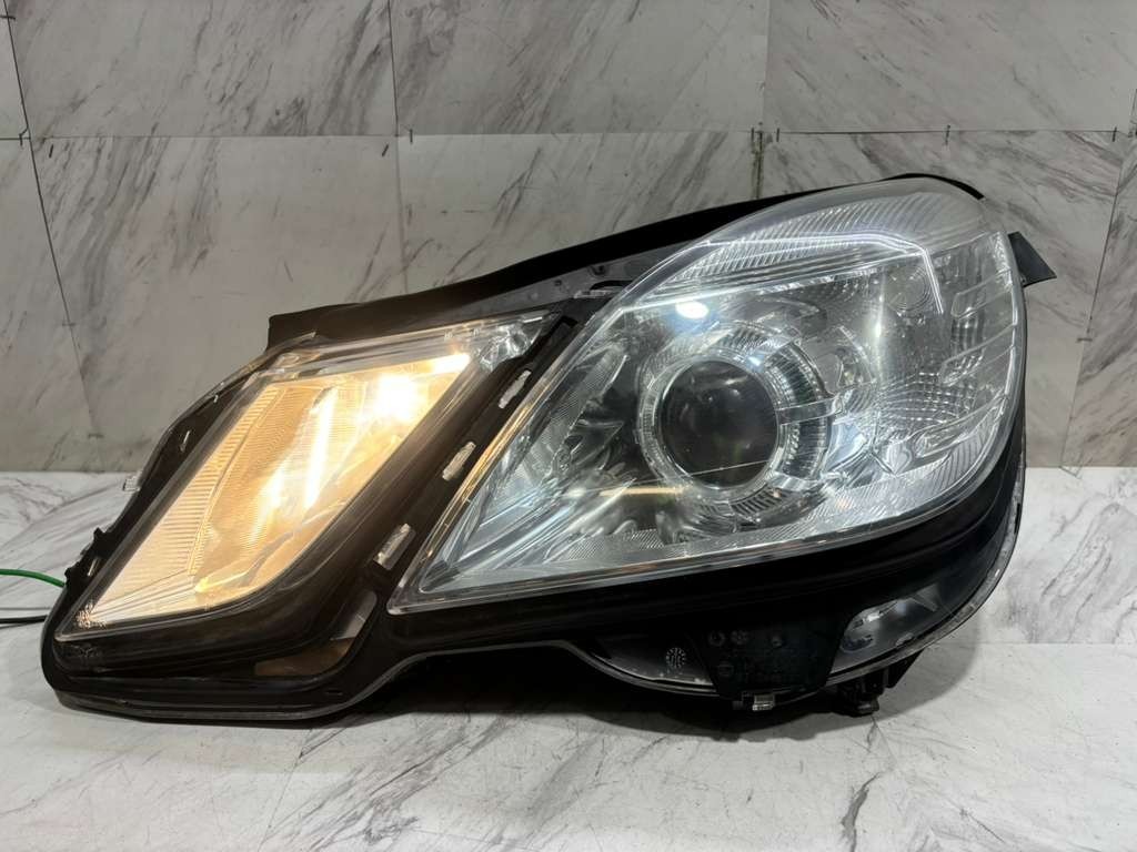 2010 2013 MERCEDES BENZ E300 E350 HEADLIGHT OEM LH LEFT HALOGEN A212 820 8561 KZ