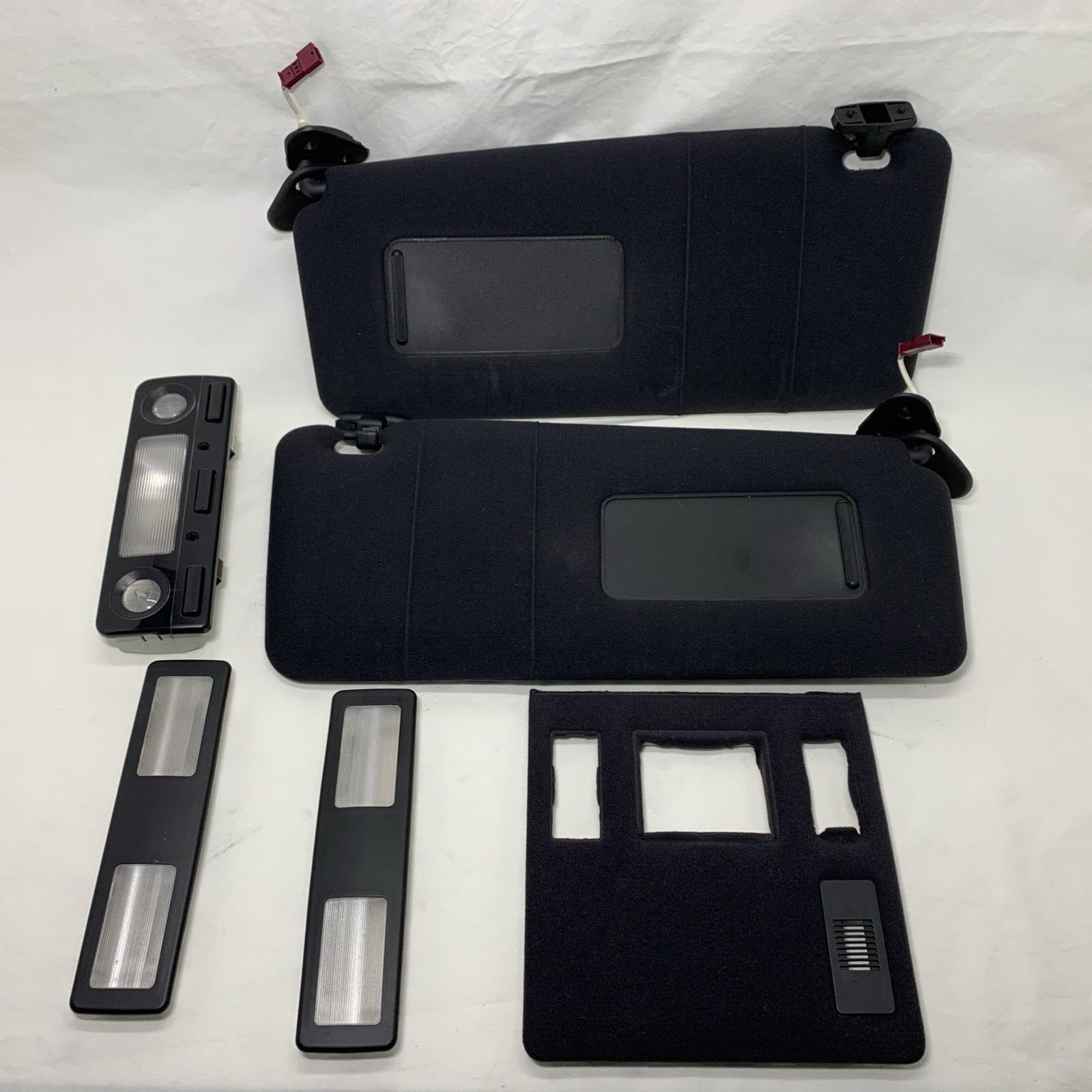 98-03 BMW E39 525i 530i 540i M5 SUN VISORS TRIM DOME LIGHTS SET BLACK FRONT OEM 98-03 BMW E39 525i 530i 540i M5 SUN VISORS TRIM DOME LIGHTS SET BLACK FRONT OEM