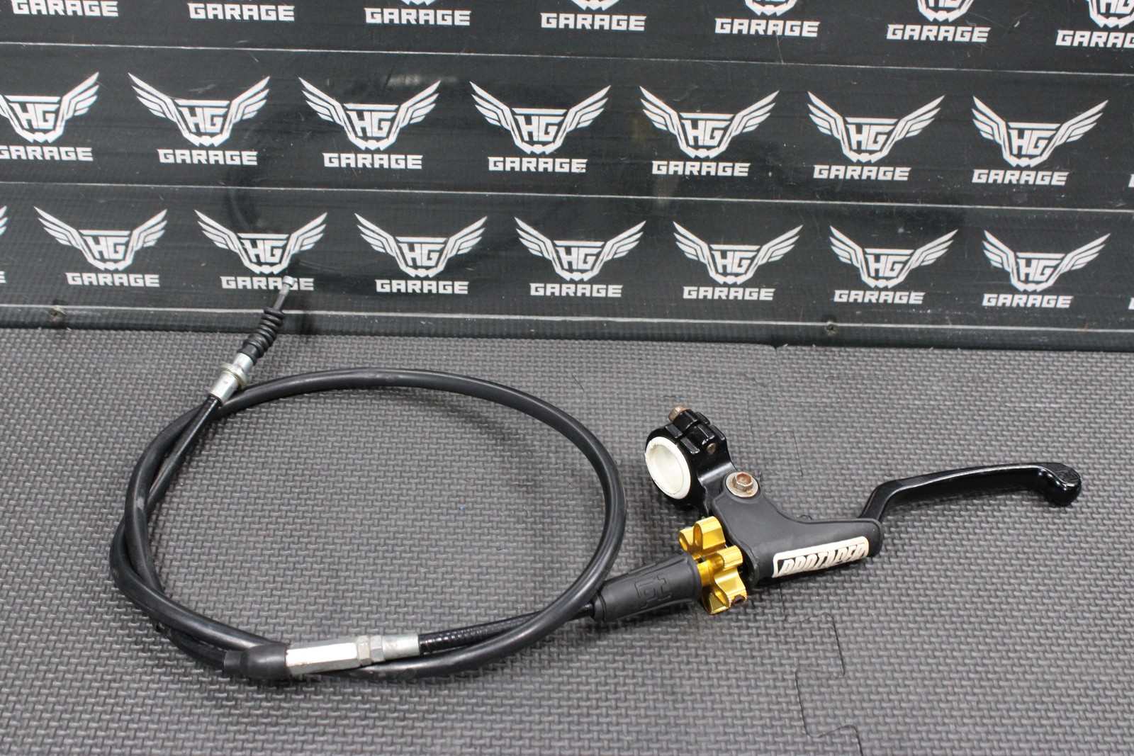2004 YAMAHA YZ125 PRO TAPER CLUTCH CABLE LINE W LEVER & PERCH 5XE-26335-00-00 2004 YAMAHA YZ125 PRO TAPER CLUTCH CABLE LINE W LEVER & PERCH 5XE-26335-00-00