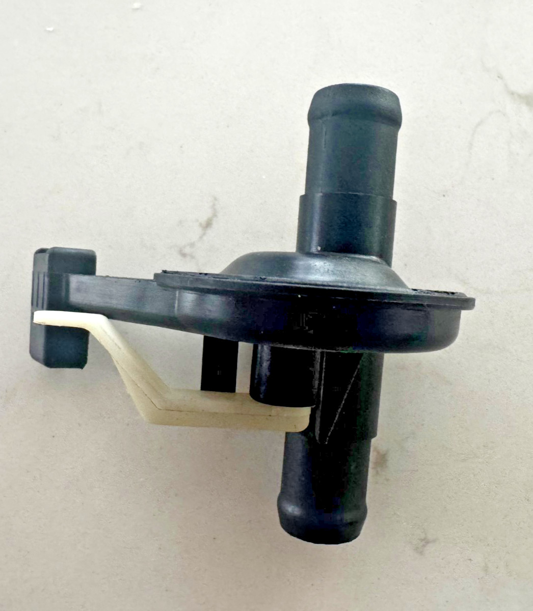 Porsche 944 924S Heater Control Valve ~ Genuine Porsche ~ 944 572 085 02 Porsche 944 924S Heater Control Valve ~ Genuine Porsche ~ 944 572 085 02