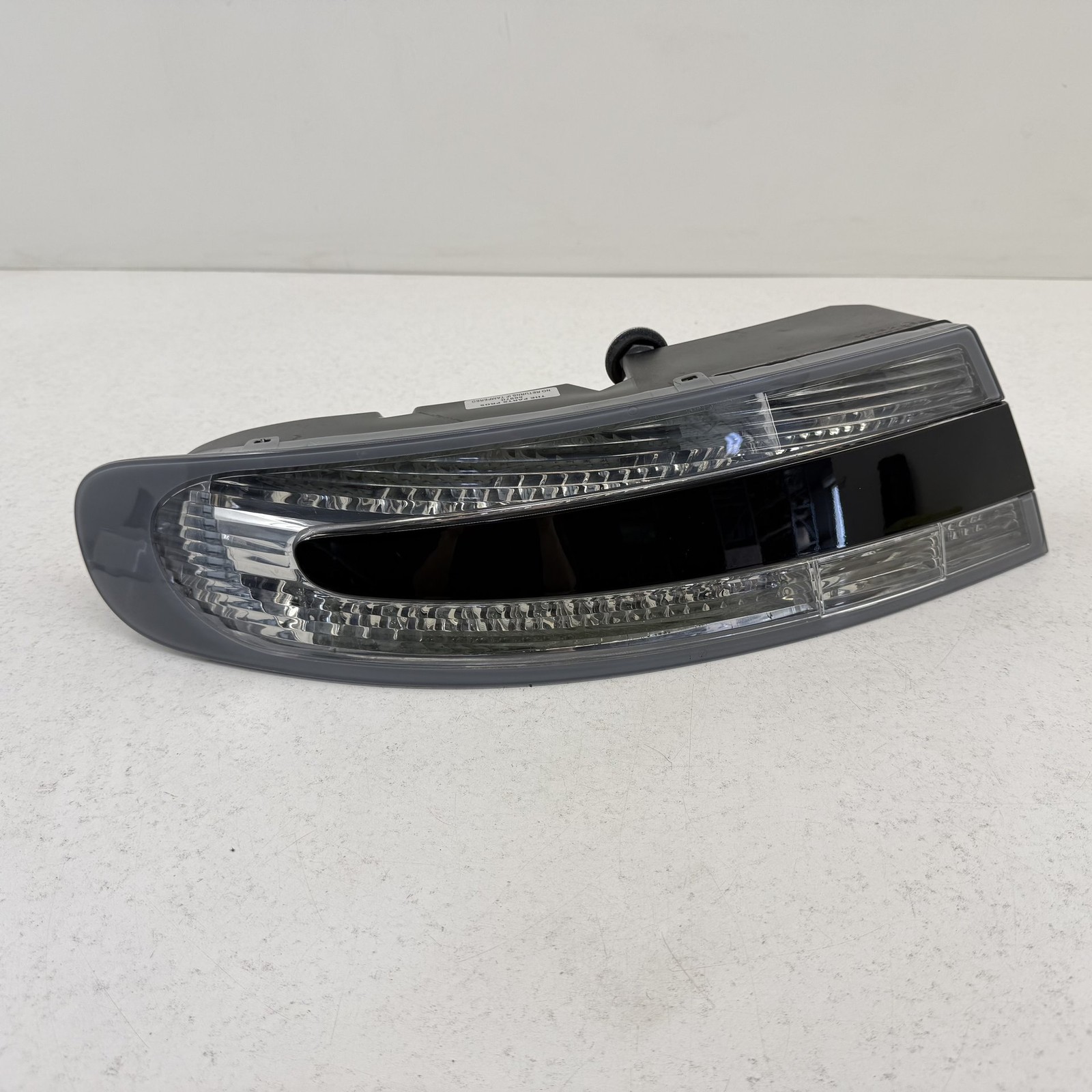 2006-2017 Aston Martin V8 Vantage Left Rear Clear Lens Taillight Tail Lamp OEM 2006-2017 Aston Martin V8 Vantage Left Rear Clear Lens Taillight Tail Lamp OEM