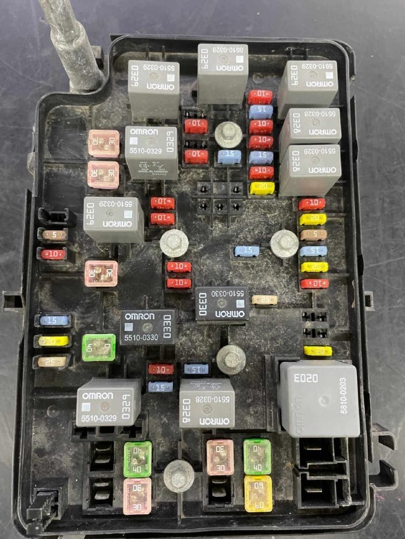 2007 Chevrolet Cobalt  Engine Fuse Box Assembly OEM