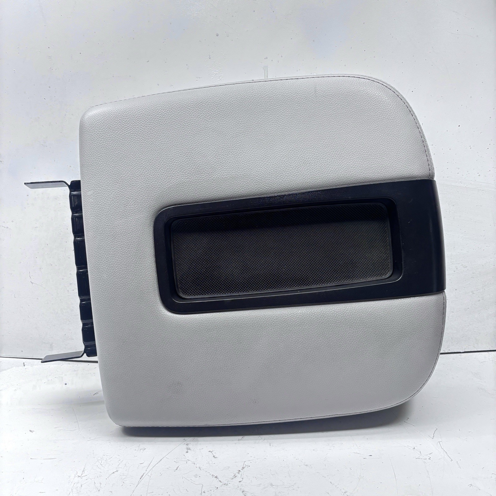 07-13 Chevy Suburban Yukon Light Gray Center Console Arm Rest LID Tahoe OEM