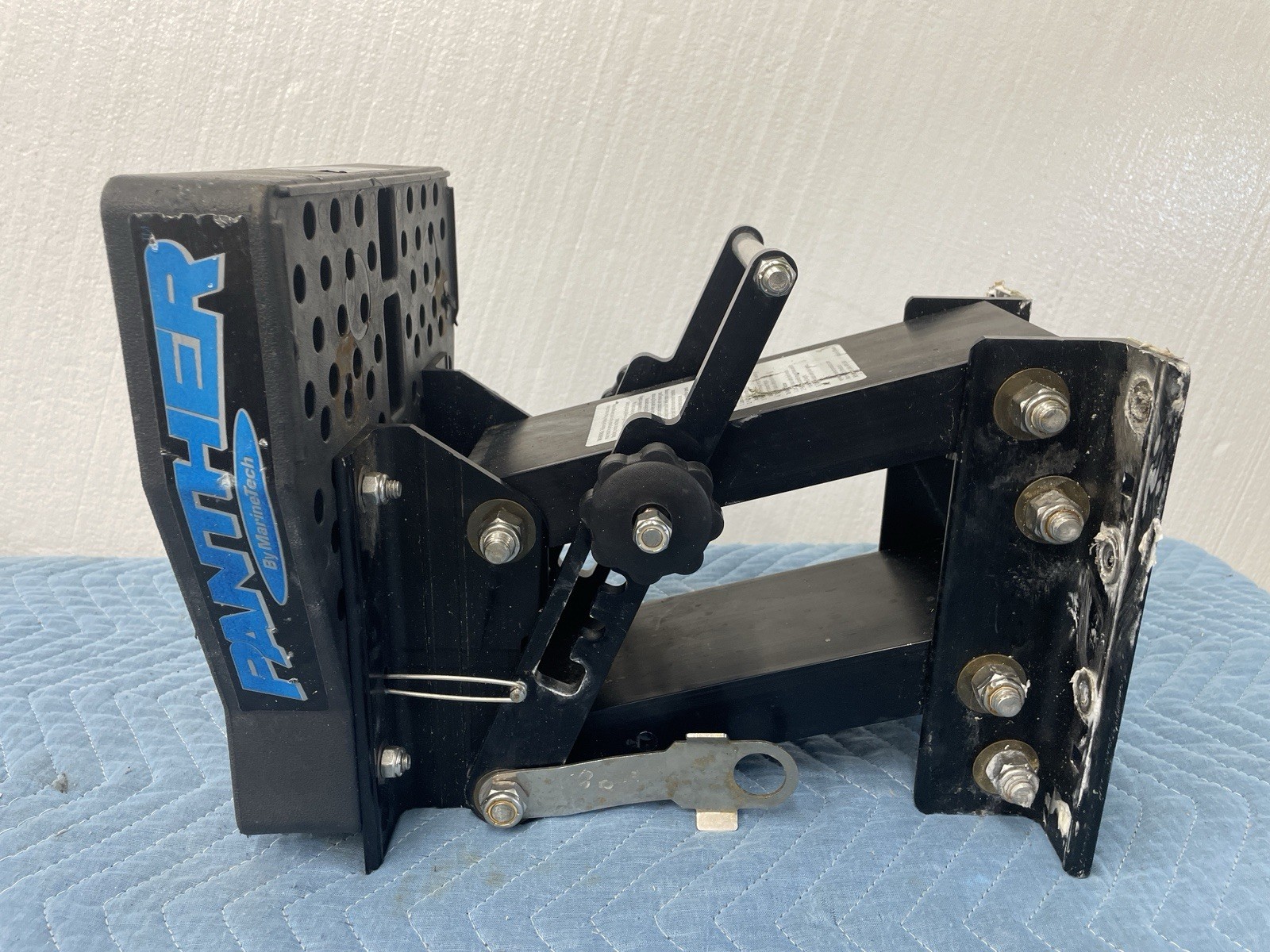 Panther Marine O/B Bracket 4-Stroke 55-0410 Up To 263 lbs 35 hp 10” Travel Panther Marine O/B Bracket 4-Stroke 55-0410 Up To 263 lbs 35 hp 10” Travel