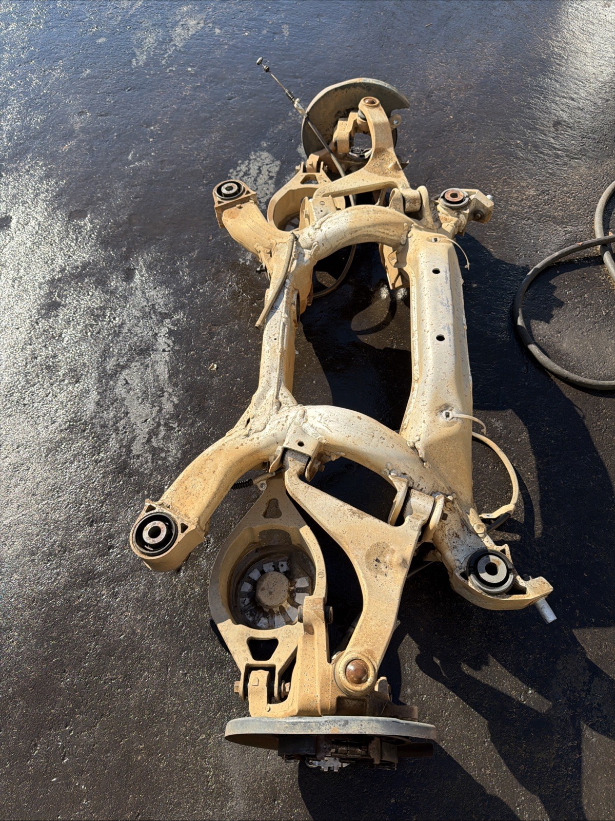 2003-2008 Nissan 350Z G35 Rear Subframe Suspension Crossmember Assembly OEM 2003-2008 Nissan 350Z G35 Rear Subframe Suspension Crossmember Assembly OEM