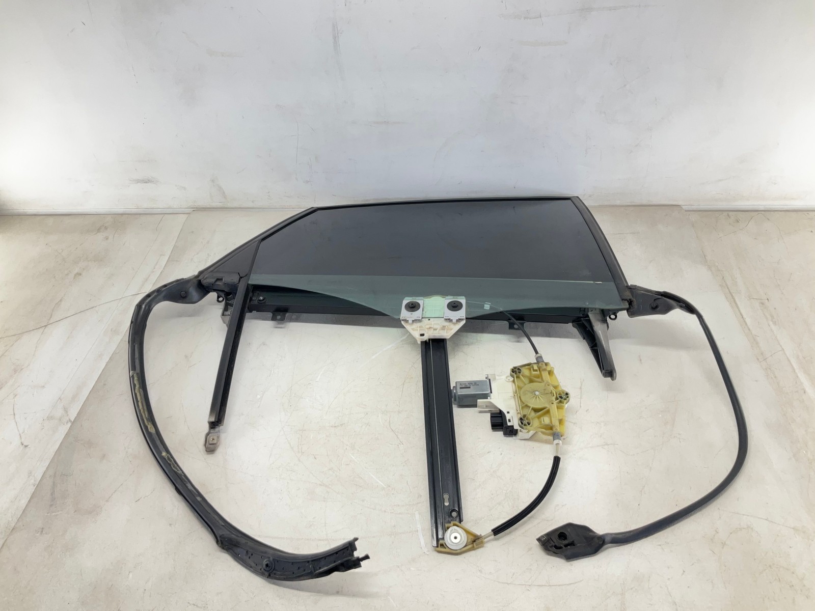 05-11 Audi A6 S6 4dr Sdn Rear Right Door Glass & Window Regulator w/ Motor Set