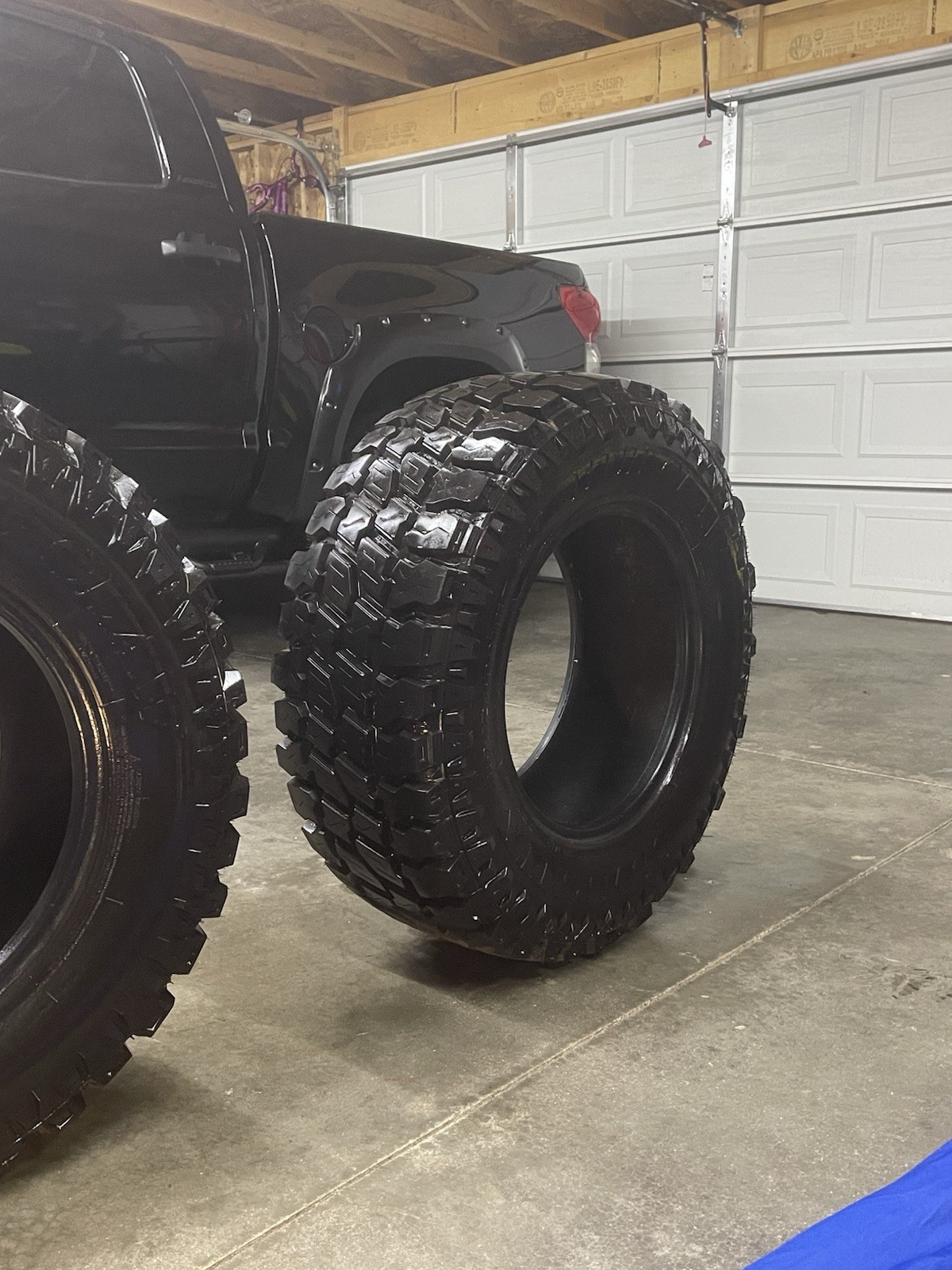 Mud Claw 35 x 12.5 R18LT Tubeless Tire Mud Claw 35 x 12.5 R18LT Tubeless Tire