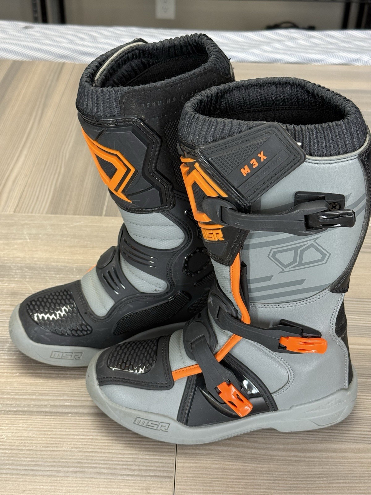 MSR Youth M3X Motocross / Dirt Bike Boots Size 4, Black & Orange
