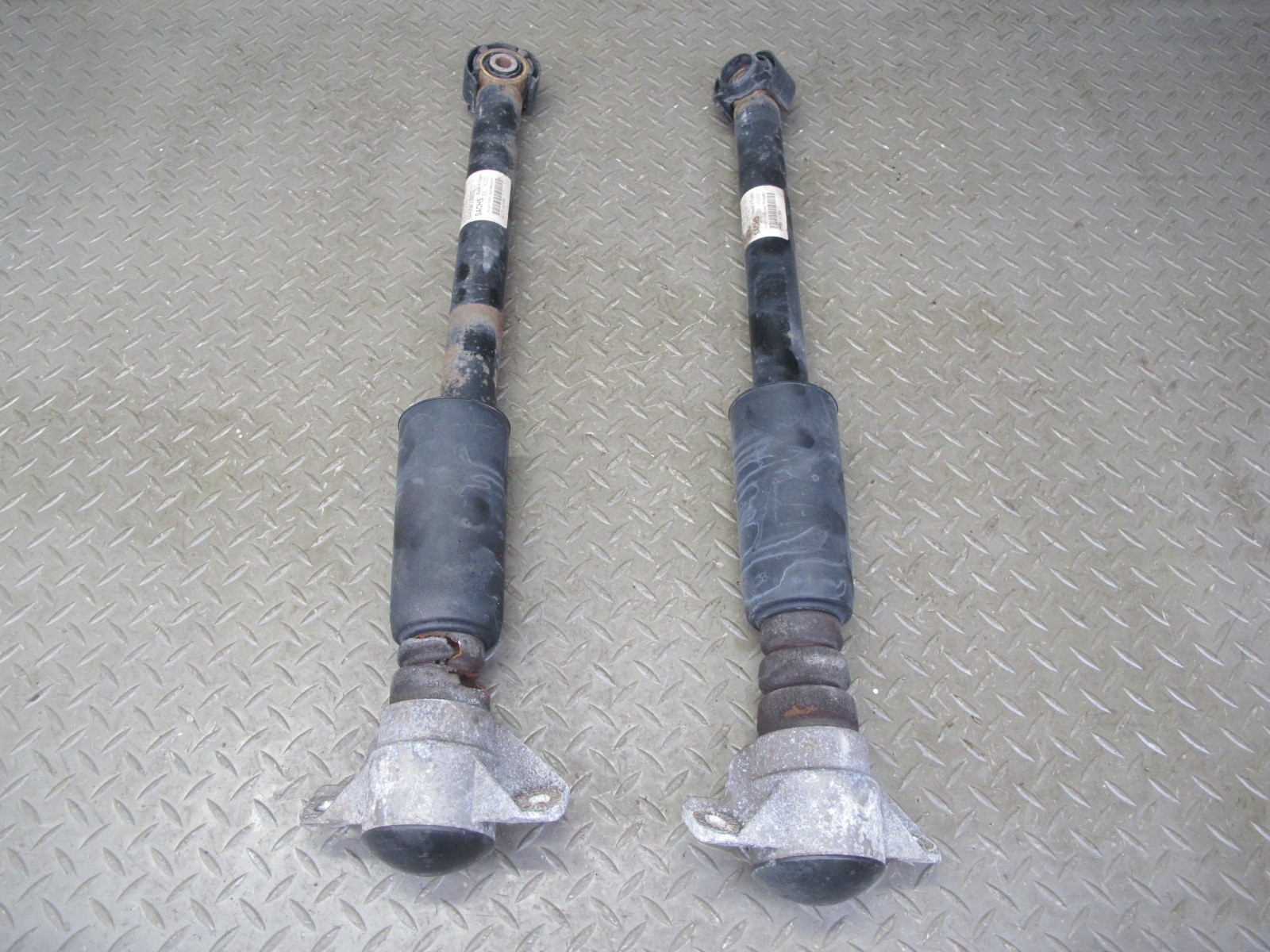 2015-2025 PORSCHE MACAN AWD REAR LEFT & RIGHT STRUT SHOCK ABSORBER SET OF 2