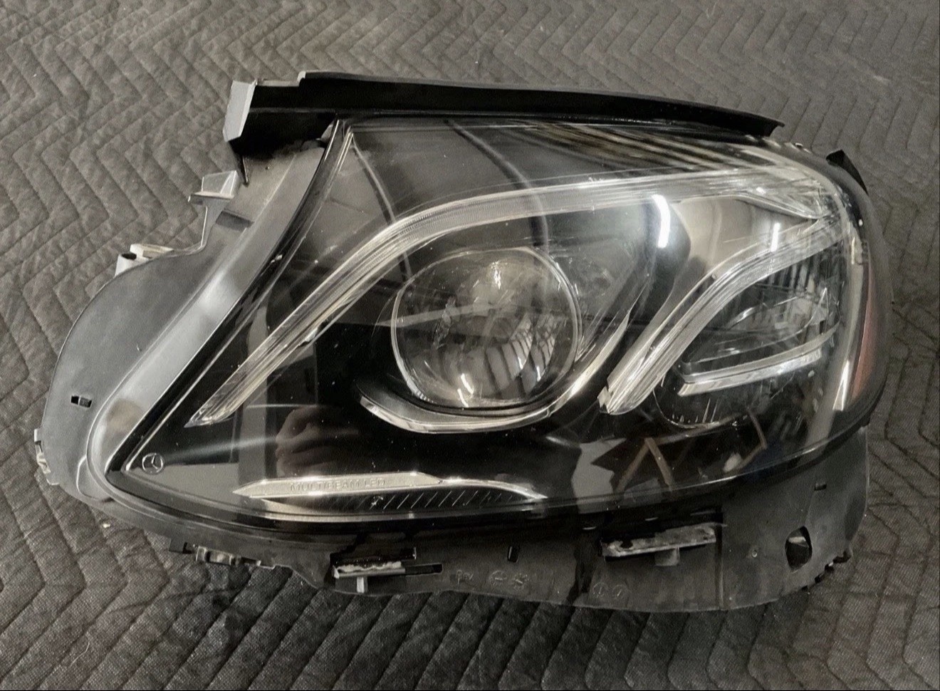 PERFECT 2017-2020 MERCEDES E-CLASS W213 LED ADAPTIVE LEFT SIDE HEADLIGHT OEM PERFECT 2017-2020 MERCEDES E-CLASS W213 LED ADAPTIVE LEFT SIDE HEADLIGHT OEM