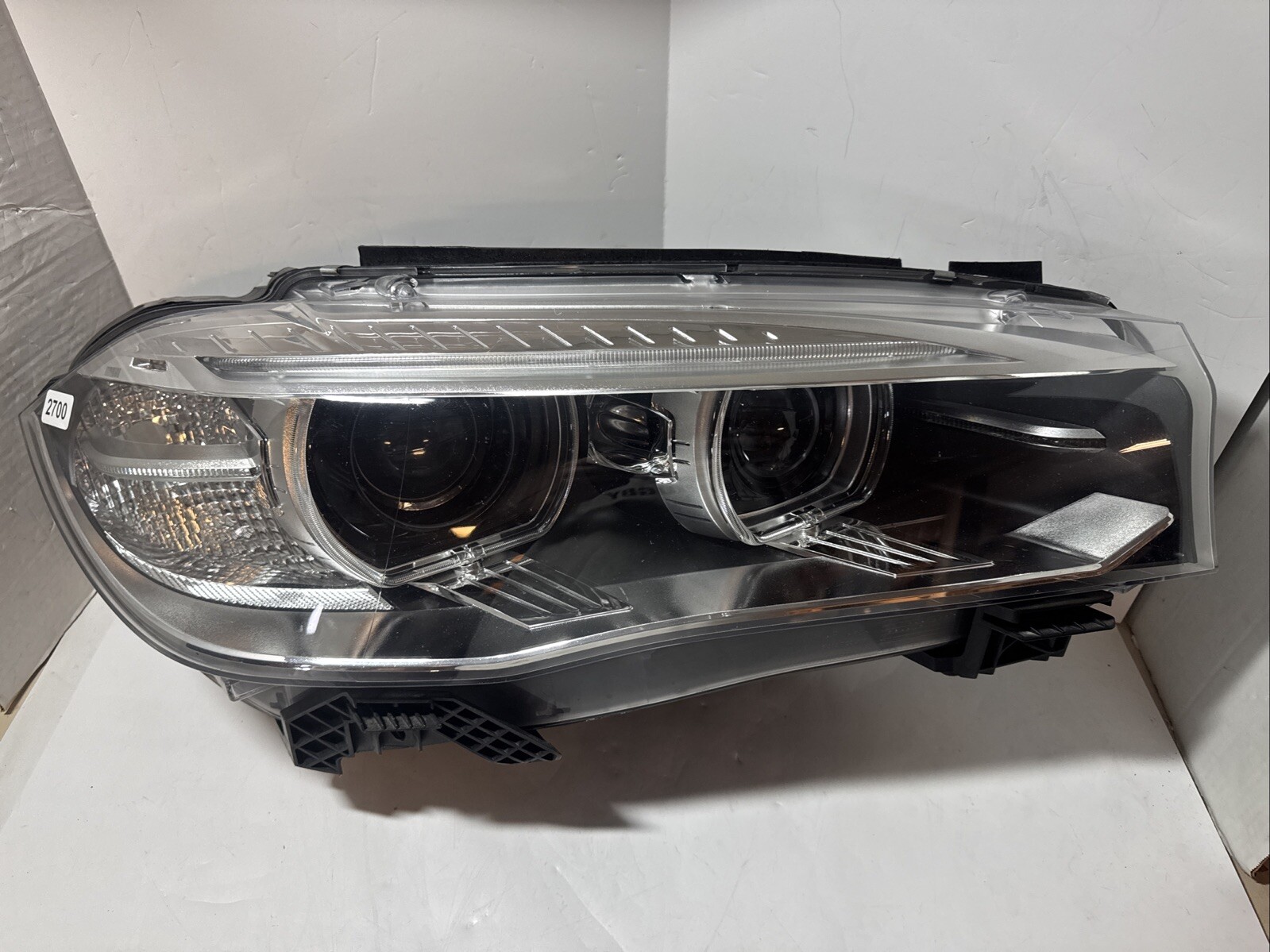 BMW X5 X6 2014-2019 RH Passenger HID Xenon Headlight 63117317110 CRACKED LENS BMW X5 X6 2014-2019 RH Passenger HID Xenon Headlight 63117317110 CRACKED LENS