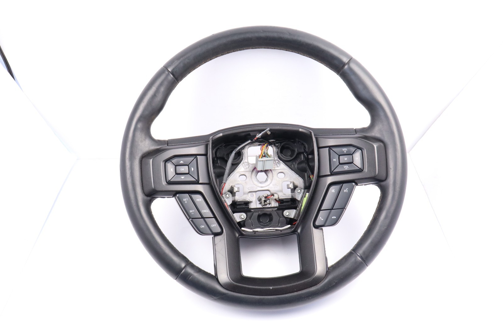 2018-2021 FORD EXPEDITION STEERING WHEEL W/AUDIO CRUISE CONTROL SWITCH OEM 2018-2021 FORD EXPEDITION STEERING WHEEL W/AUDIO CRUISE CONTROL SWITCH OEM