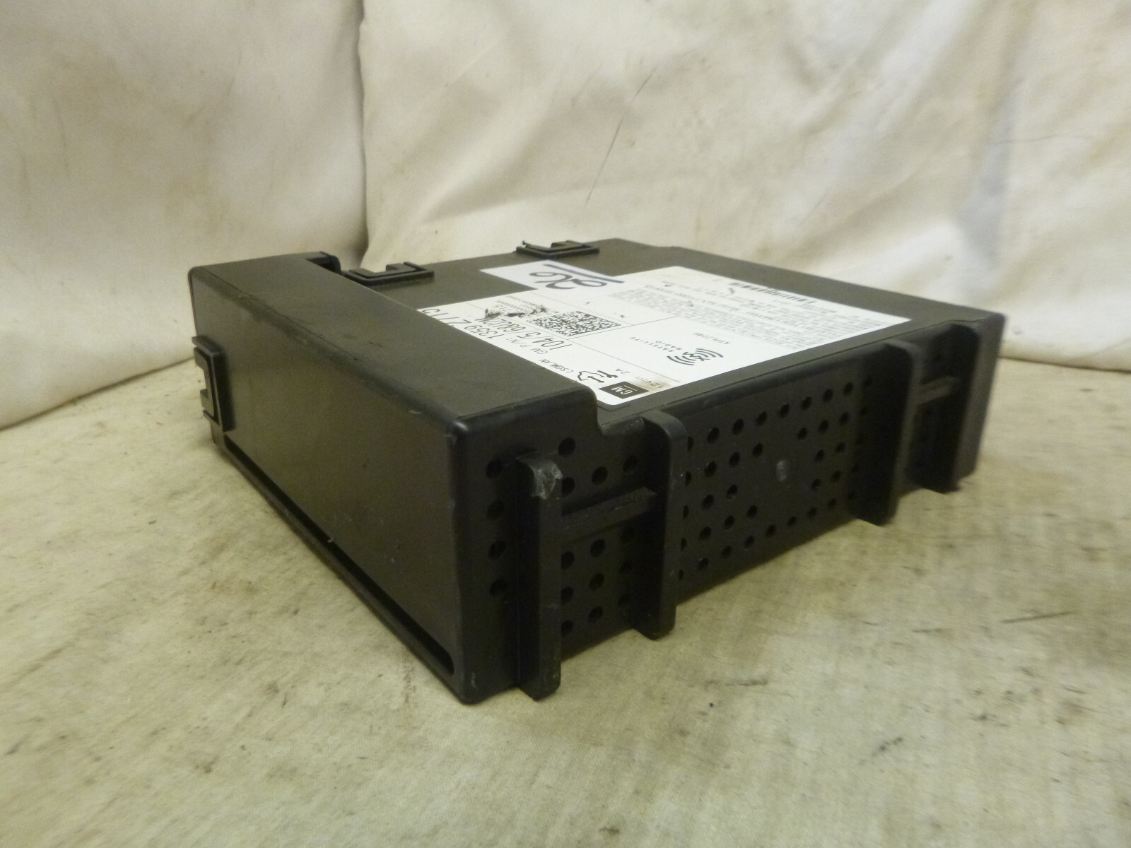 14 15 16 17 Chevrolet GMC  Silverado Sierra Radio Receiver Module 13592715 B26