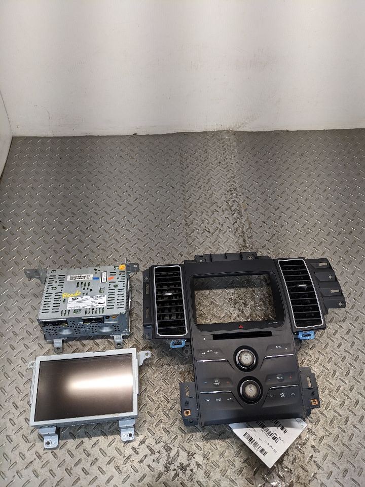 Audio Equipment Radio Receiver Display & Control Panel 15 TAURUS 1167804 117