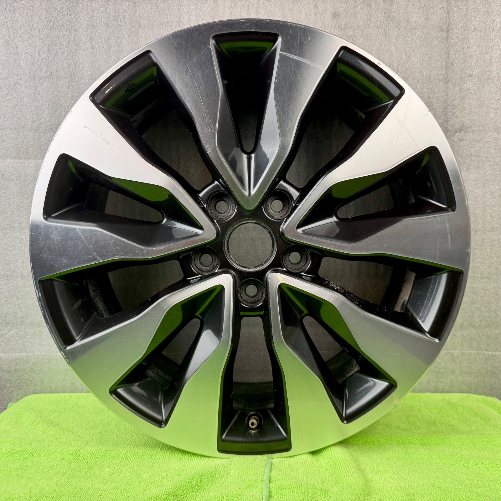 Subaru Outback 2023-2025 Wheel Rim Aluminum OEM Subaru Outback 2023-2025 Wheel Rim Aluminum OEM