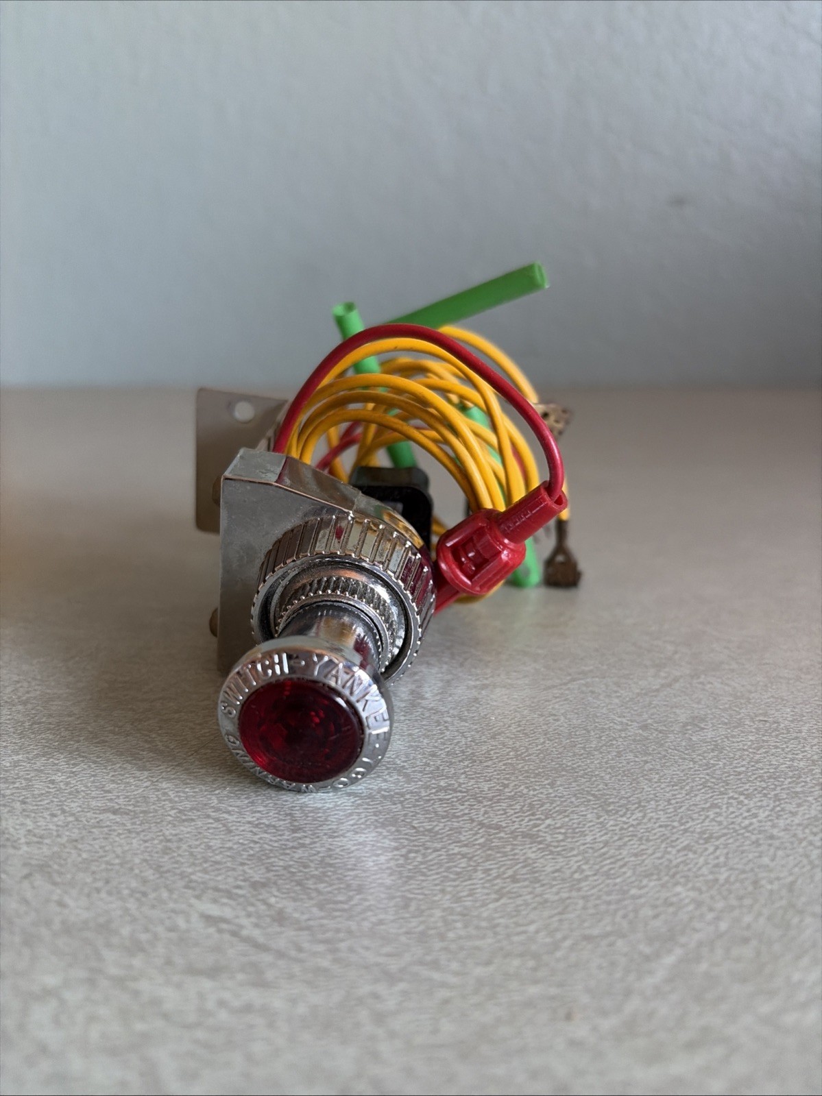 Vintage  NOS Yankee 760 Warning switch   MINTY