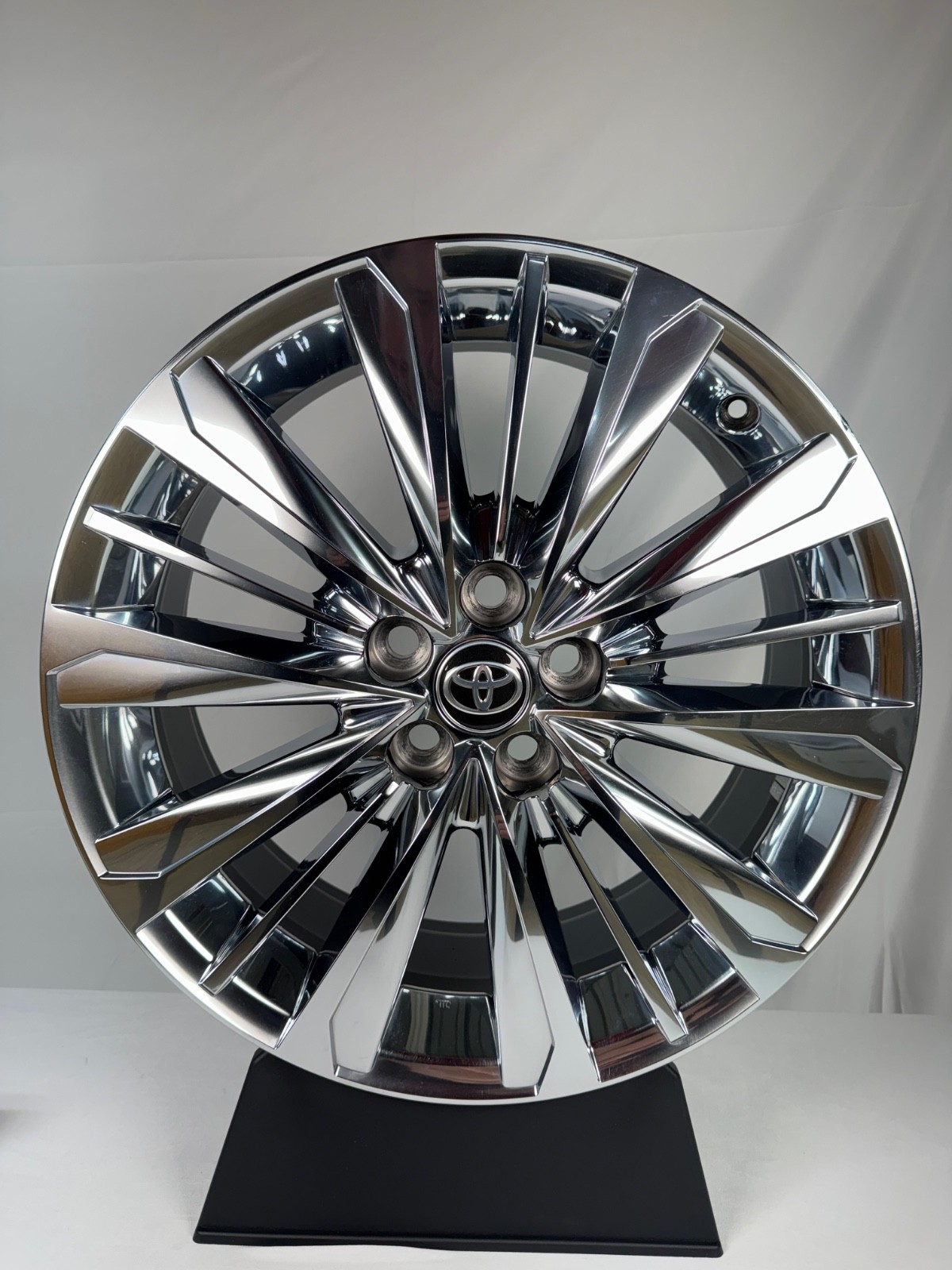 Toyota Chrome Grand Highlander OEM Wheel 20” 2024 Factory Original Rim 10527A