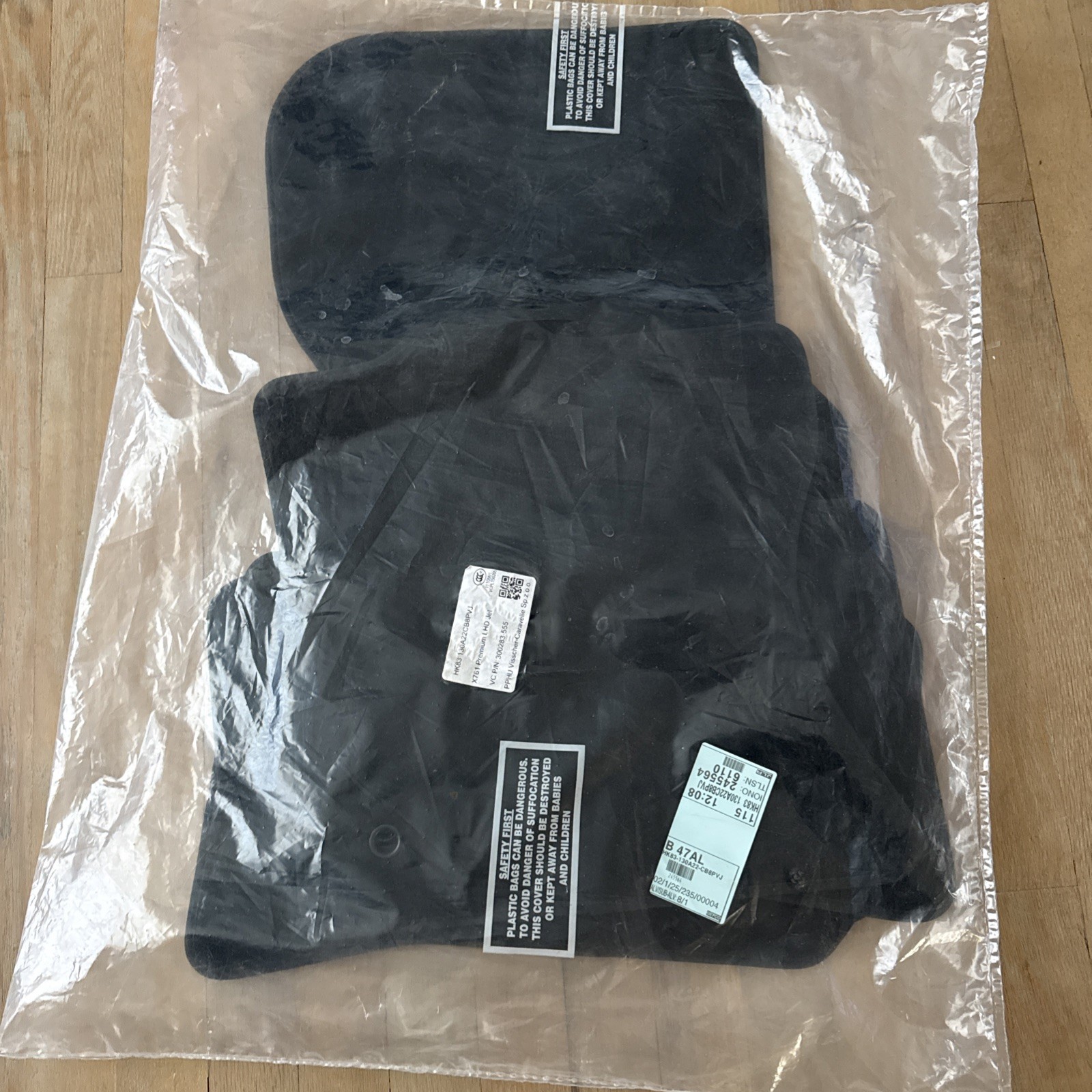 GENUINE JAGUAR 2017-2025 F-Pace Complete Floor Mats Set-Black Carpet T4A3004PVJ GENUINE JAGUAR 2017-2025 F-Pace Complete Floor Mats Set-Black Carpet T4A3004PVJ