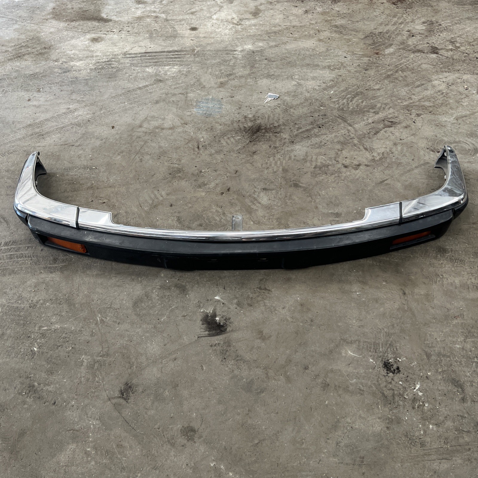 87-91 Jaguar XJS Series 2 Front Bumper Cover Panel Assembly BAC1170 OEM (K) 