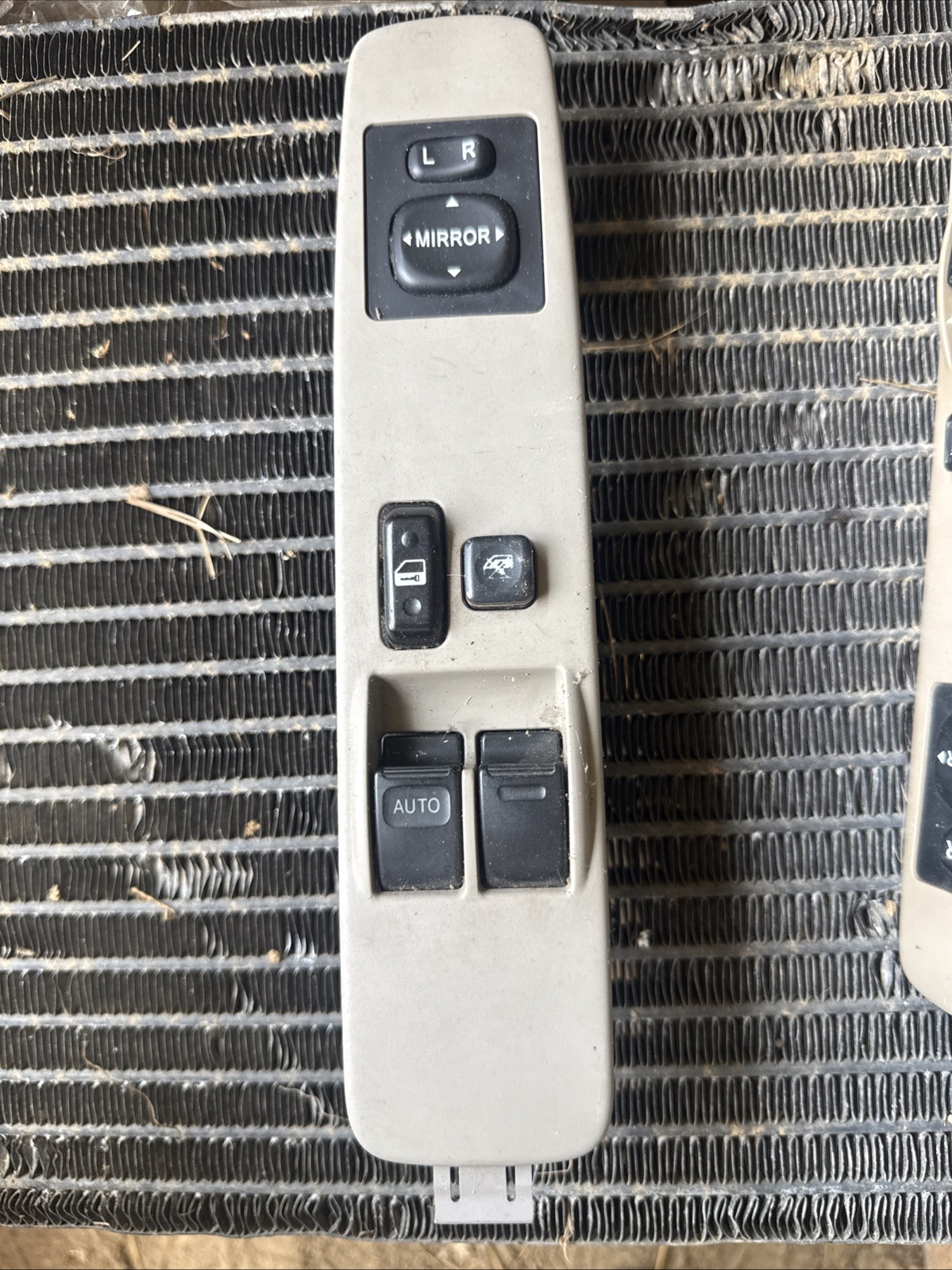 2001-2004 Tan/Brown Toyota Tacoma Driver Window Switch OEM W/power mirror 2001-2004 Tan/Brown Toyota Tacoma Driver Window Switch OEM W/power mirror