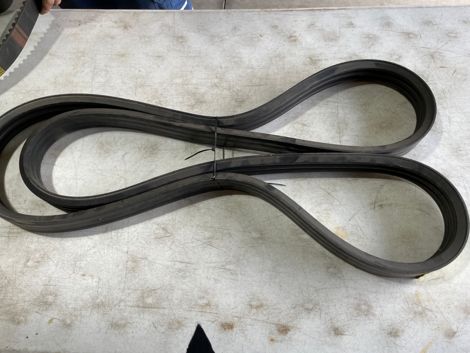 Gates 3/5V1500 Narrow Super HC Powerband V-Belt 1-7/8 Gates 3/5V1500 Narrow Super HC Powerband V-Belt 1-7/8