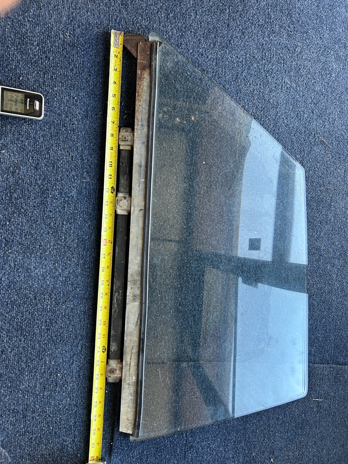 1965-68 Galaxie 4 Door Sedan & Station Wagon Front Driver\'s Door Glass-Used 1965-68 Galaxie 4 Door Sedan & Station Wagon Front Driver\'s Door Glass-Used