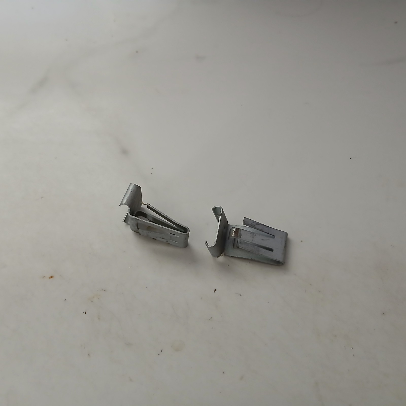 2pcs Metal Fasteners Buick Lucerne metal door panel clip  GM Part  15225228