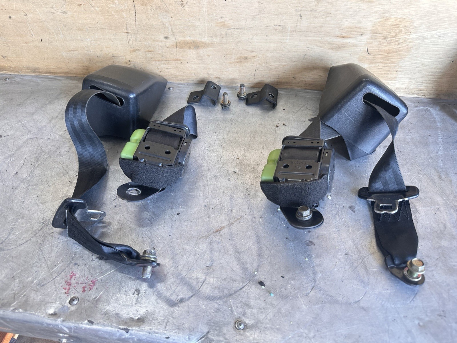 89-94 NISSAN 240SX S13 OEM REAR SEAT BELT RETRACTOR (L/R) PAIR Good Condition