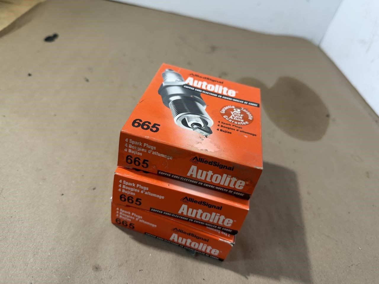 Lot of 12 Plugs - Autolite 665 spark plugs