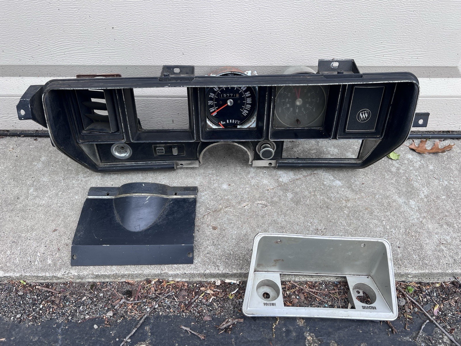 Vtg 1970 Buick Gs Dash Gauges Gm Parts Instrument Cluster Bezel Skylark 1970s Vtg 1970 Buick Gs Dash Gauges Gm Parts Instrument Cluster Bezel Skylark 1970s