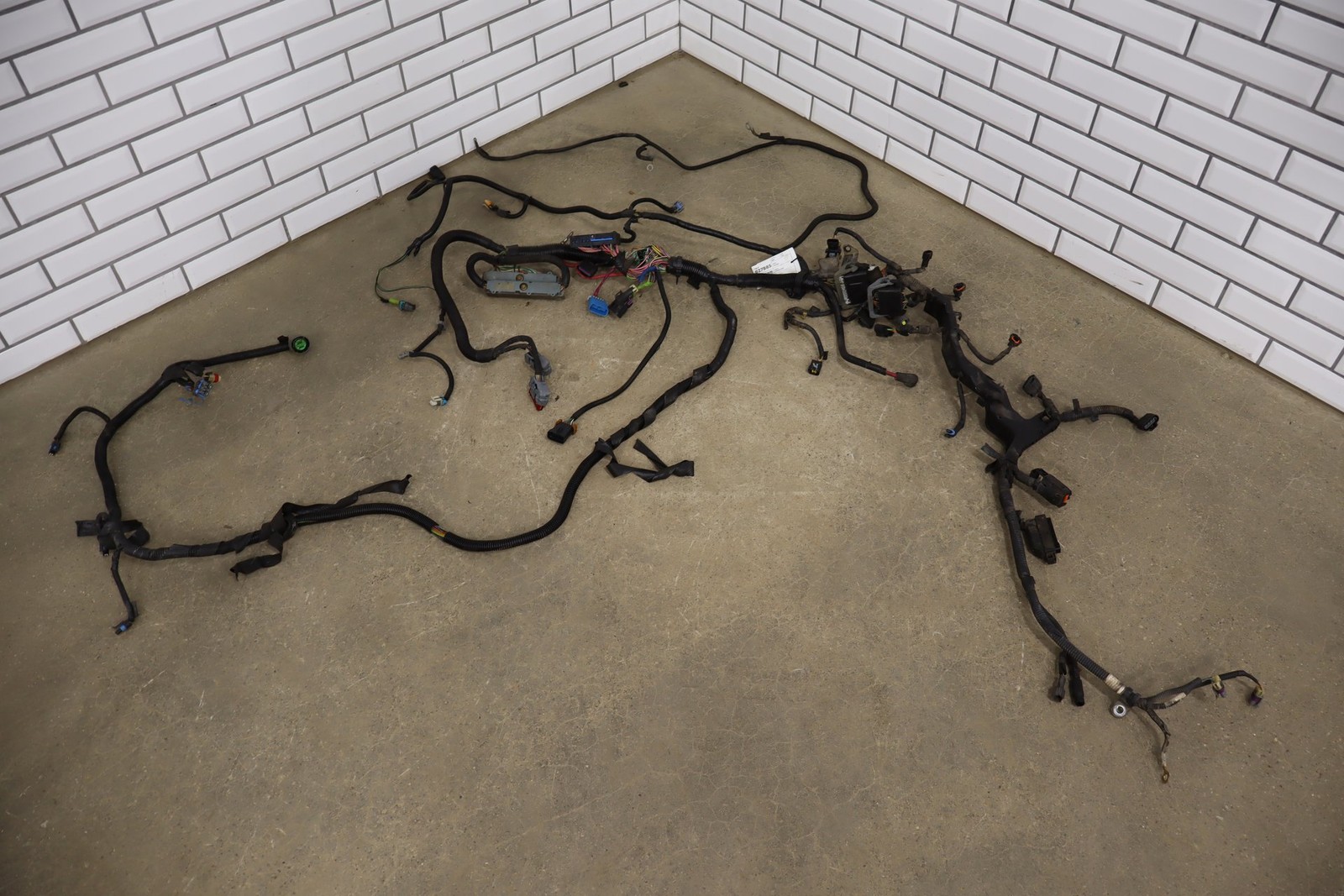 2001-2004 Chevrolet Silverado 3500 Engine Wiring Harness 6.6L OEM