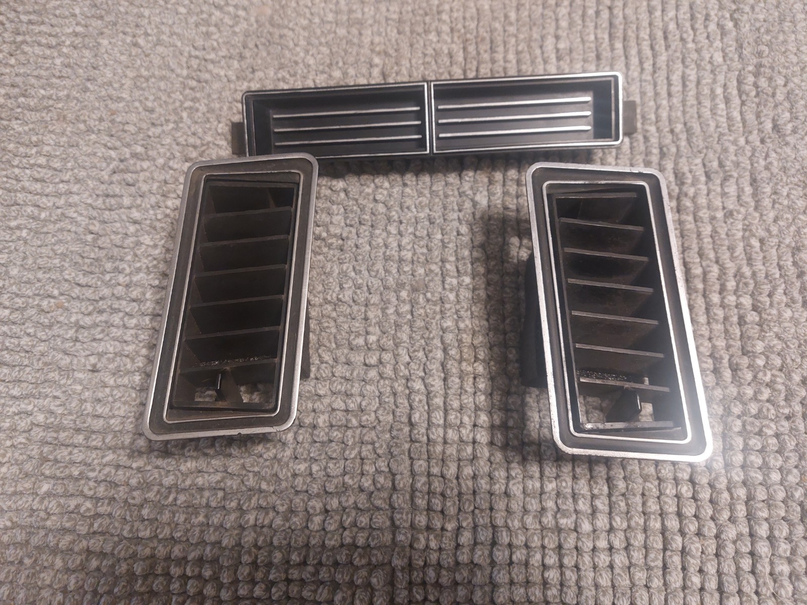 1970 1971 1972 Oldsmobile Cutlass 442 Dashboard Vents Center Filler Plate Non AC 1970 1971 1972 Oldsmobile Cutlass 442 Dashboard Vents Center Filler Plate Non AC