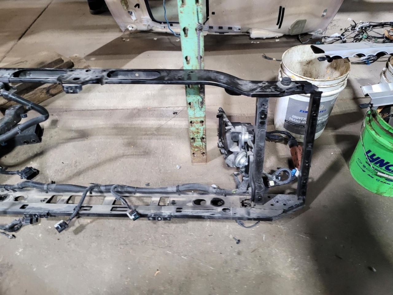 (LOCAL PICKUP ONLY) Radiator Core Support Fits 15-20 ESCALADE 2049011