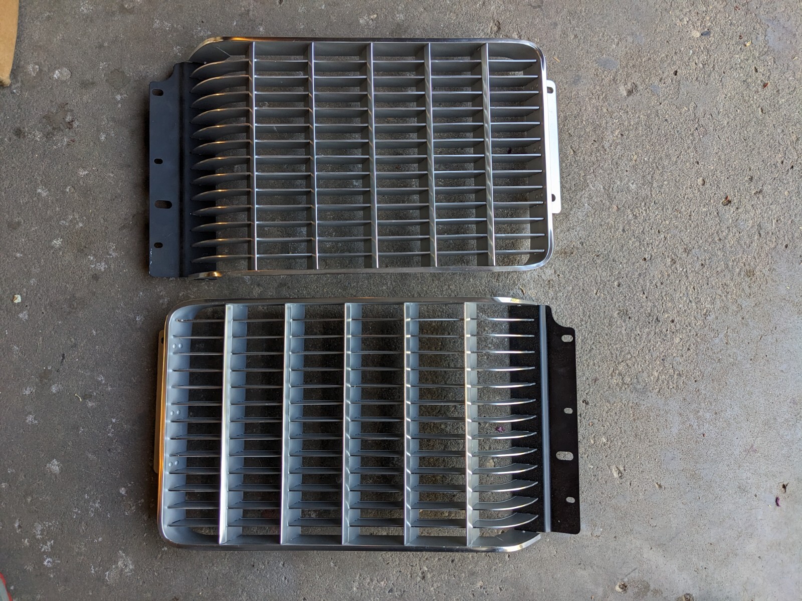 NOS 1971 Oldsmobile Delta 88 Royale Grille Set NOS 1971 Oldsmobile Delta 88 Royale Grille Set