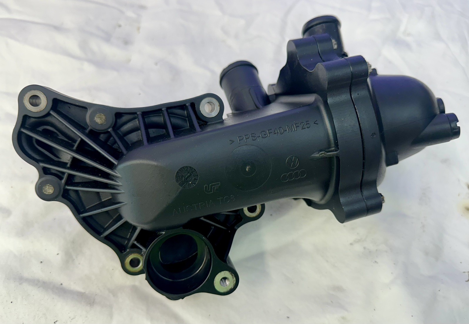 B7 Audi RS4 Water Pump Assembly 079 121 011 Q