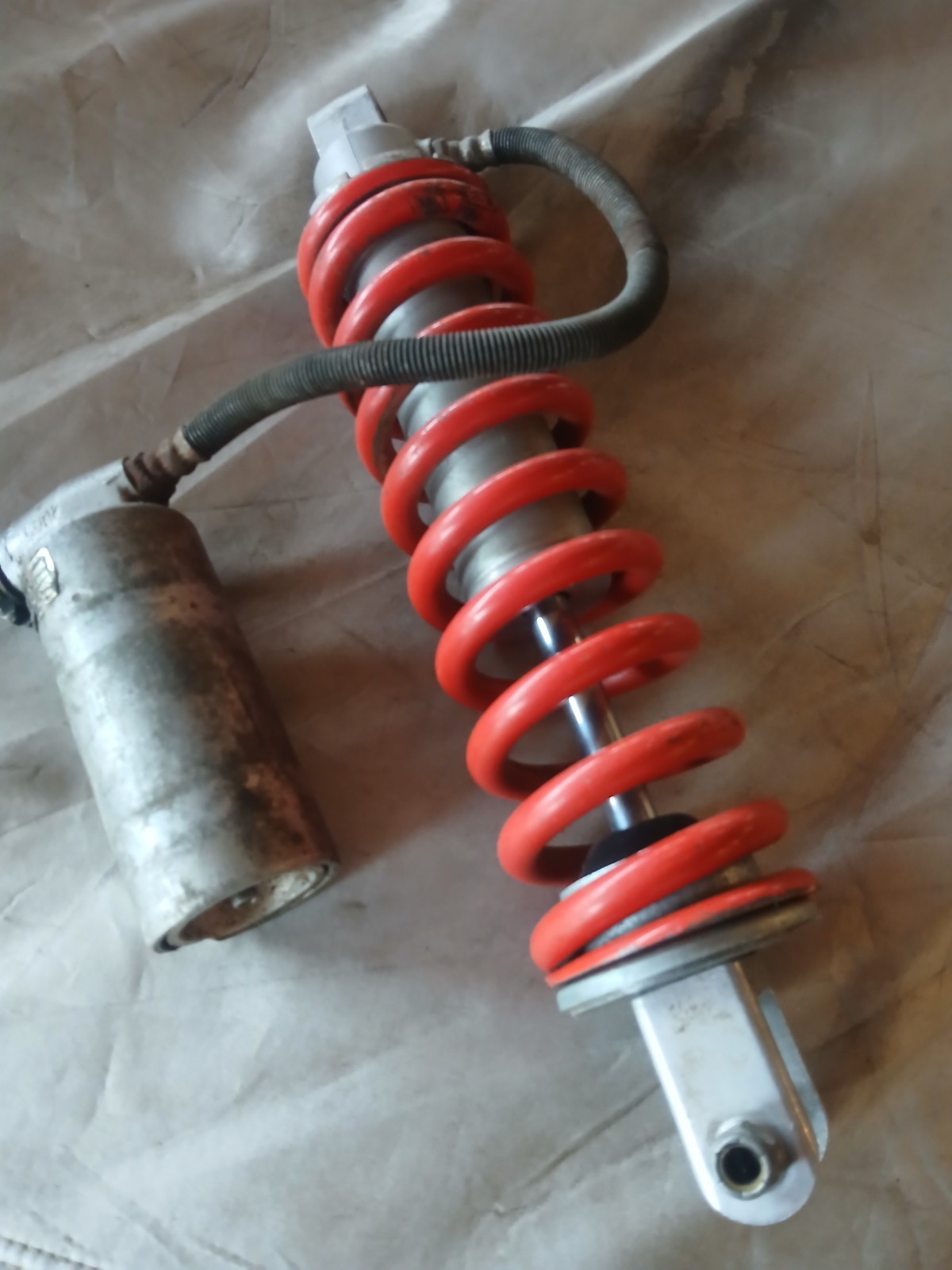 1982 honda cr250r rear shock assy with bottom bolt nut 1982 honda cr250r rear shock assy with bottom bolt nut