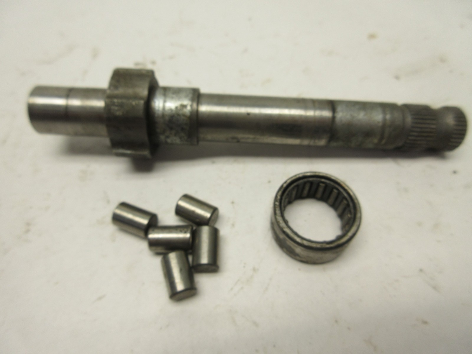 1976 HODAKA 250 ED SL THUNDERDOG KICK START SHAFT WITH ROLLERS 714711