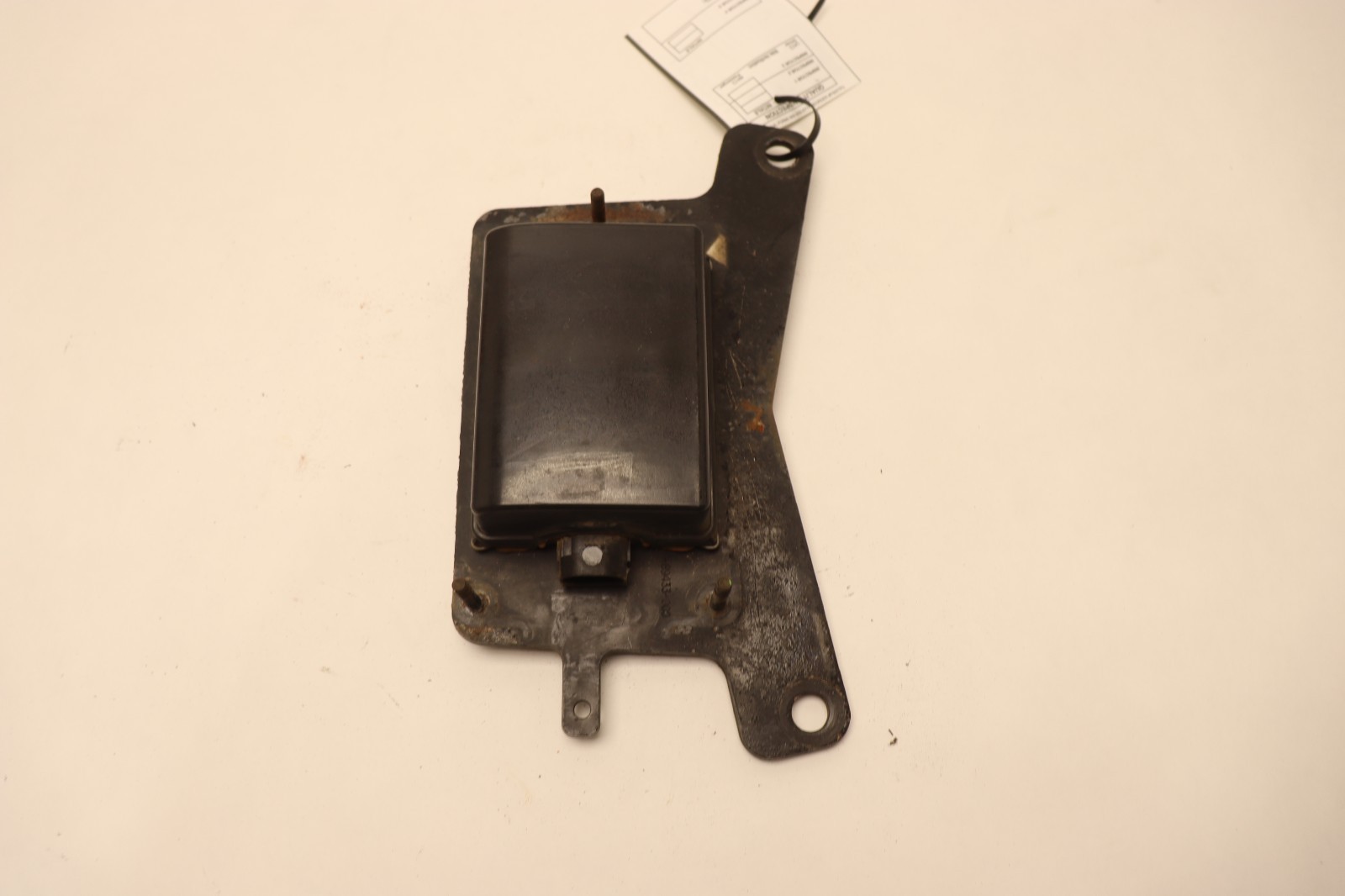 08-2017 FREIGHTLINER CASCADIA RADAR DISTANCE SENSOR ANTI COLLISION MODULE OEM 08-2017 FREIGHTLINER CASCADIA RADAR DISTANCE SENSOR ANTI COLLISION MODULE OEM