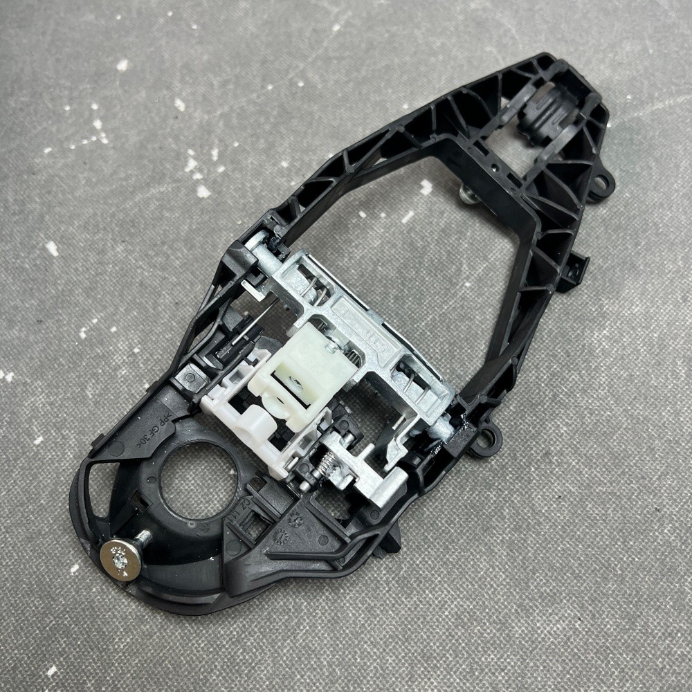 51219881775 Front Left Driver Exterior Door Handle Base Fits BMW 530I G30 M5 X3