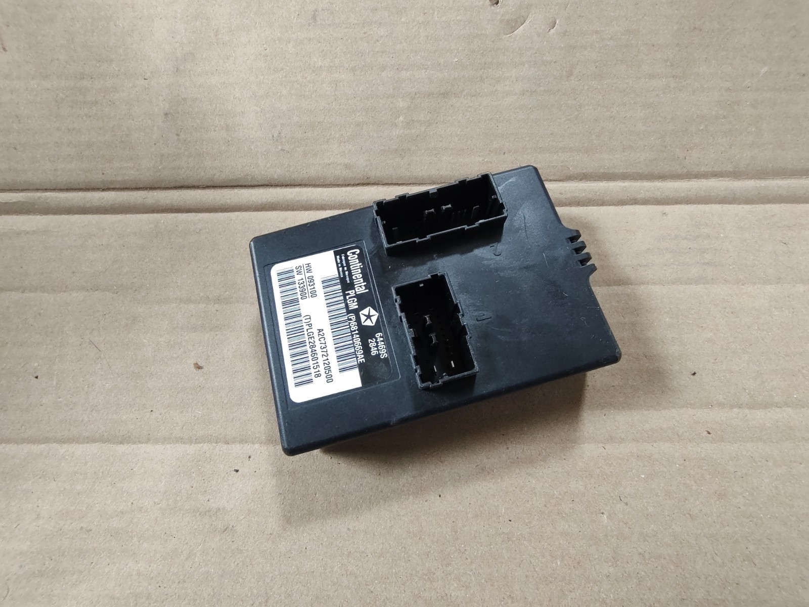 16-19 Dodge Durango Jeep Grand Cherokee Liftgate Control Module 68140669AE MS1 16-19 Dodge Durango Jeep Grand Cherokee Liftgate Control Module 68140669AE MS1