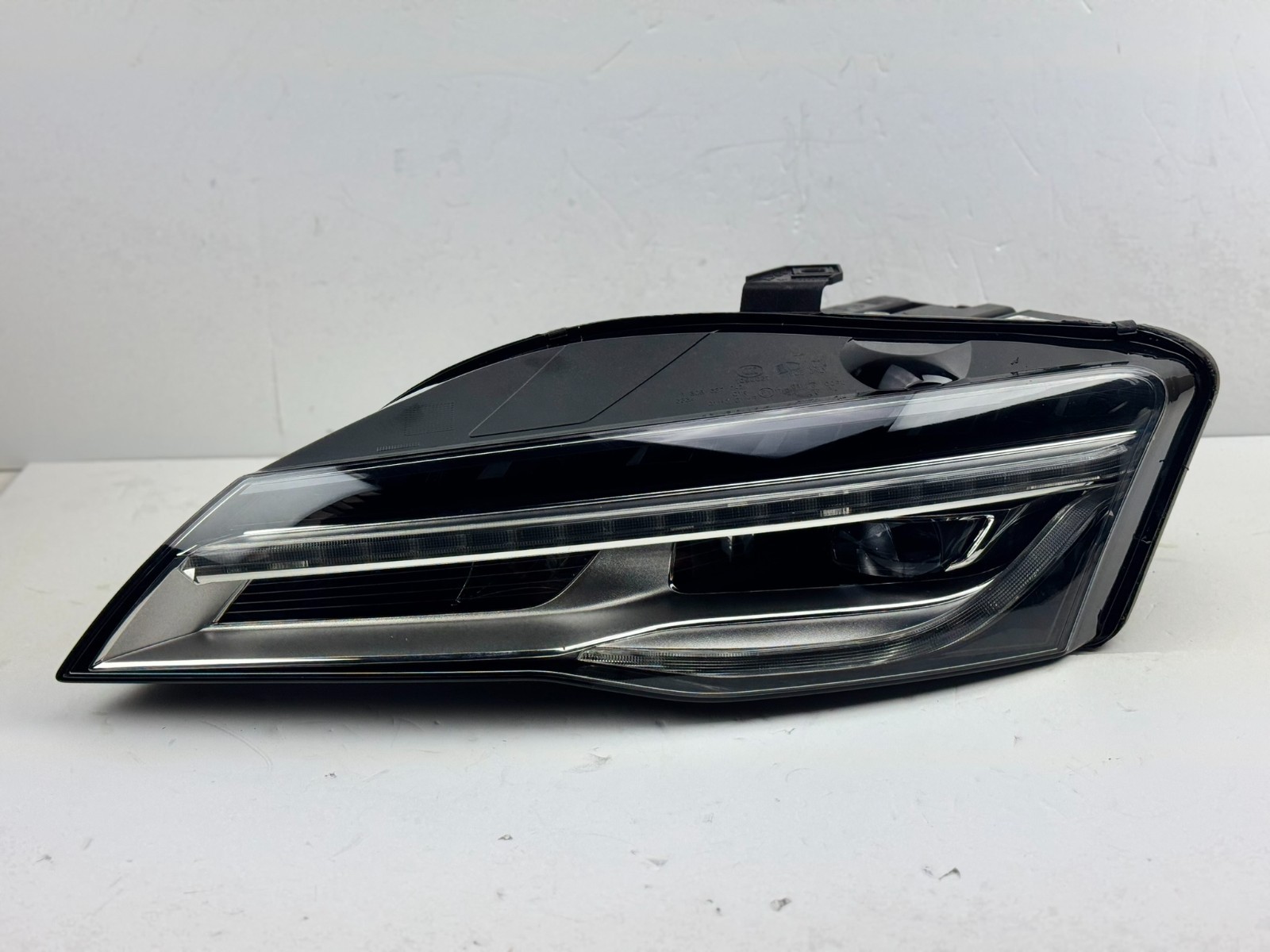 Mint 2014 2015 AUDI R8 R 8 Left LH Driver Side LED Complete HEADLIGHT OEM Mint 2014 2015 AUDI R8 R 8 Left LH Driver Side LED Complete HEADLIGHT OEM