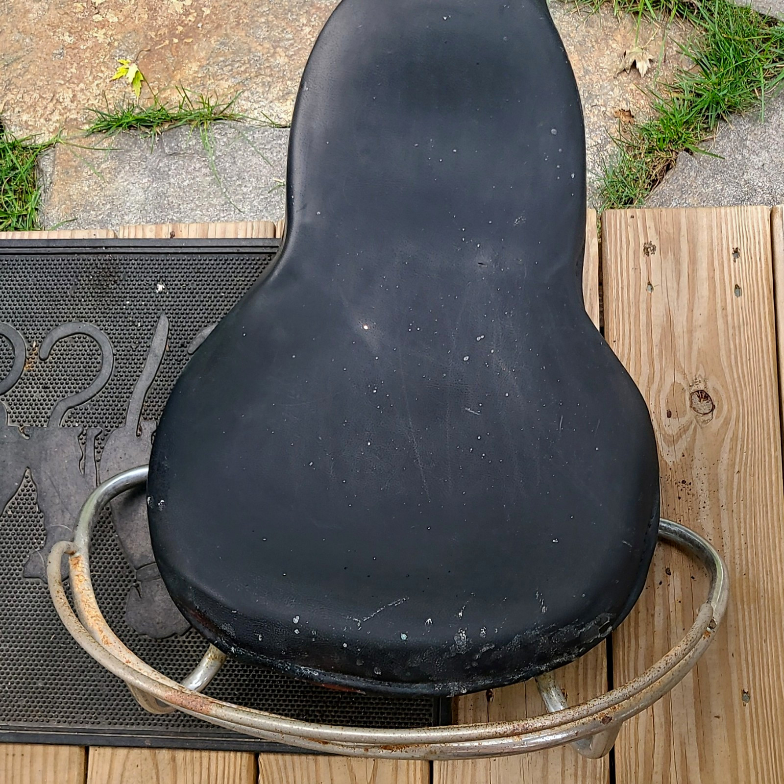 Vintage OEM Harley Knucklehead Panhead Buddy Seat w/ Old Chrome Grab Rail ROUGH Vintage OEM Harley Knucklehead Panhead Buddy Seat w/ Old Chrome Grab Rail ROUGH