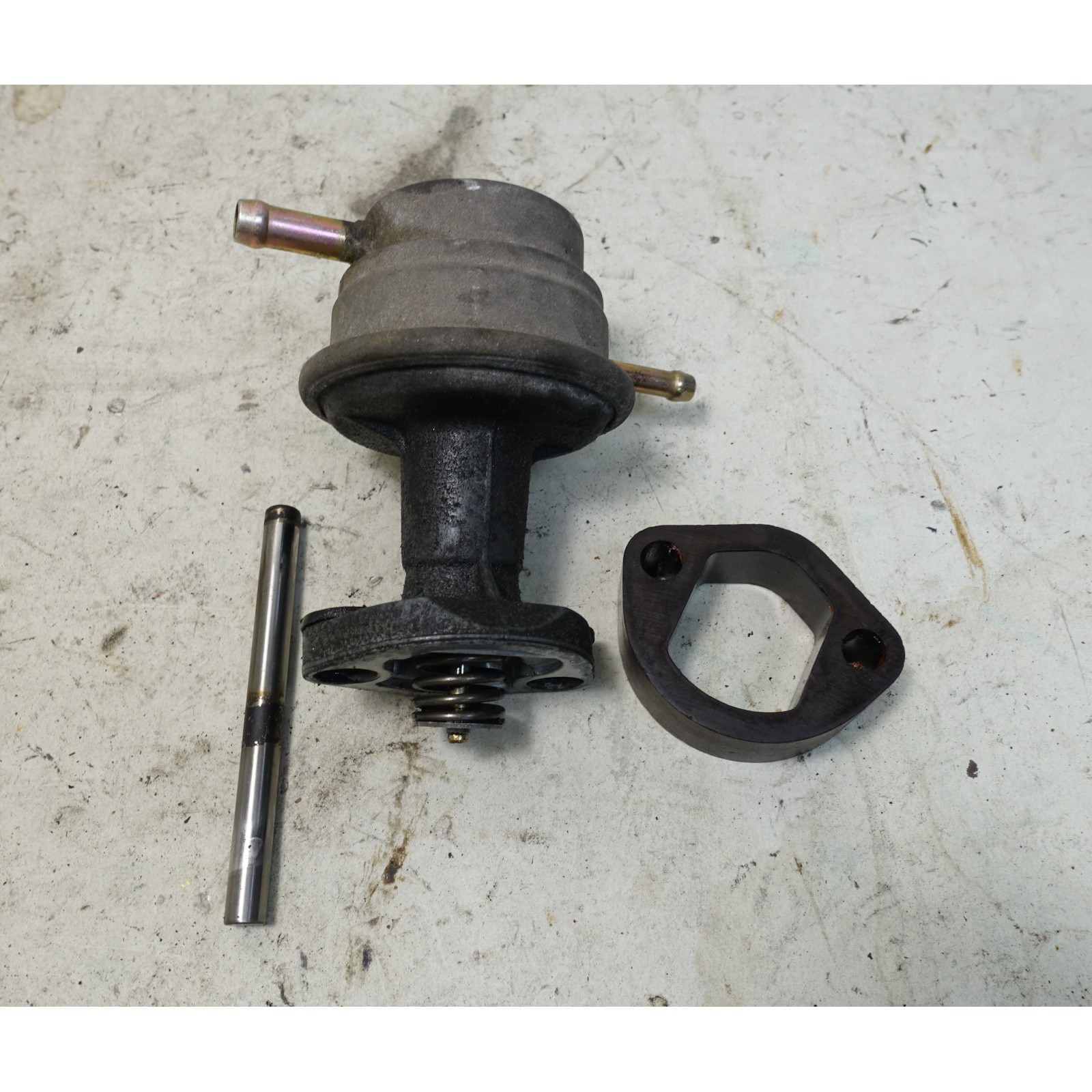 BMW 2002 114 M10 Mechanical Fuel Pump w/ Spacer and Push Rod OEM 1972-1976