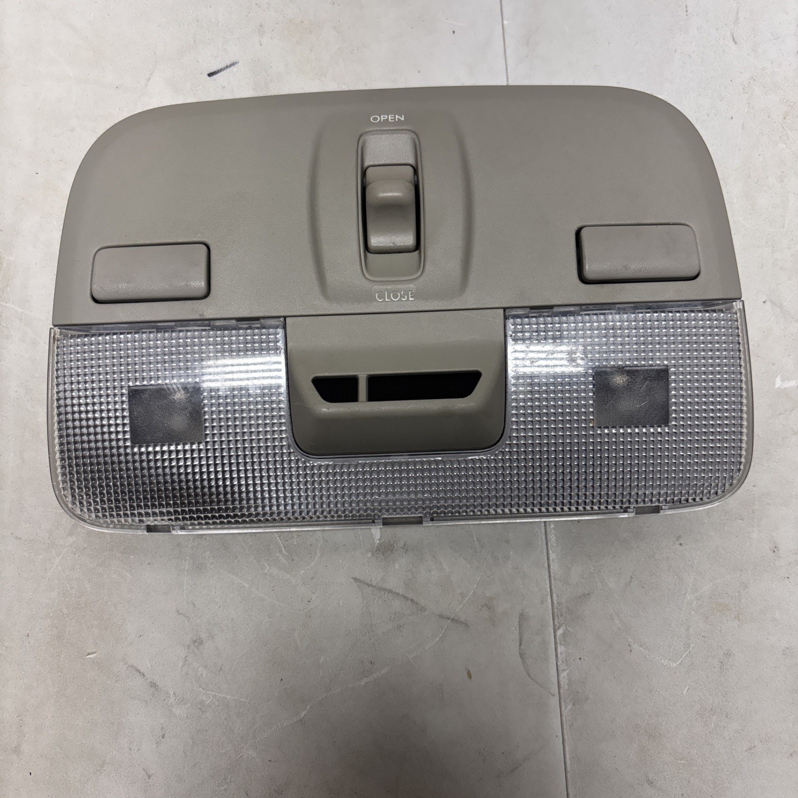 2005 - 2009 Subaru Legacy & Outback Overhead Front Center Dome Light Console 2005 - 2009 Subaru Legacy & Outback Overhead Front Center Dome Light Console