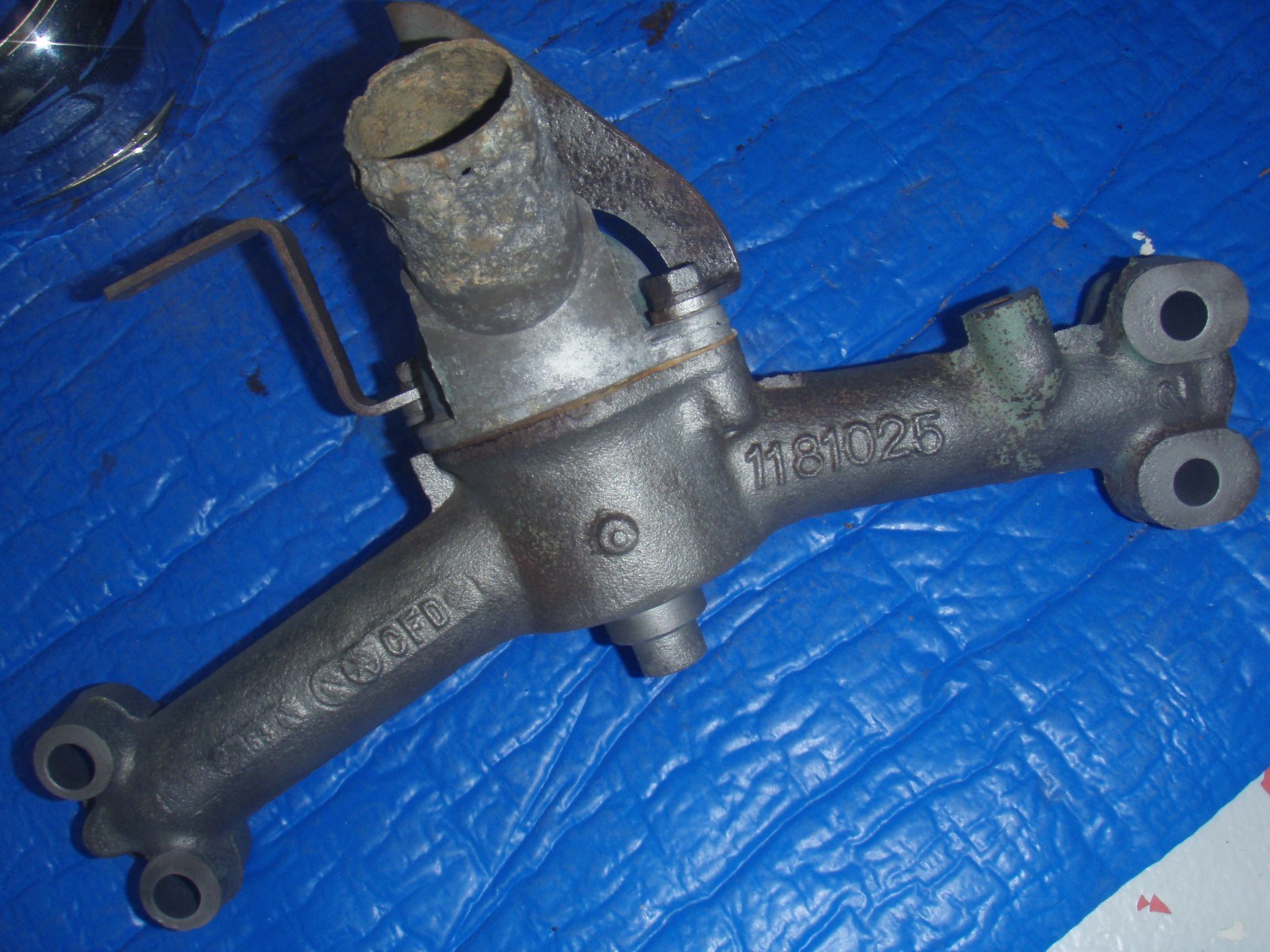 1957 1958 1959 Buick 57 58 59 60 61 Nailhead water neck crossover 1181025 364 1957 1958 1959 Buick 57 58 59 60 61 Nailhead water neck crossover 1181025 364